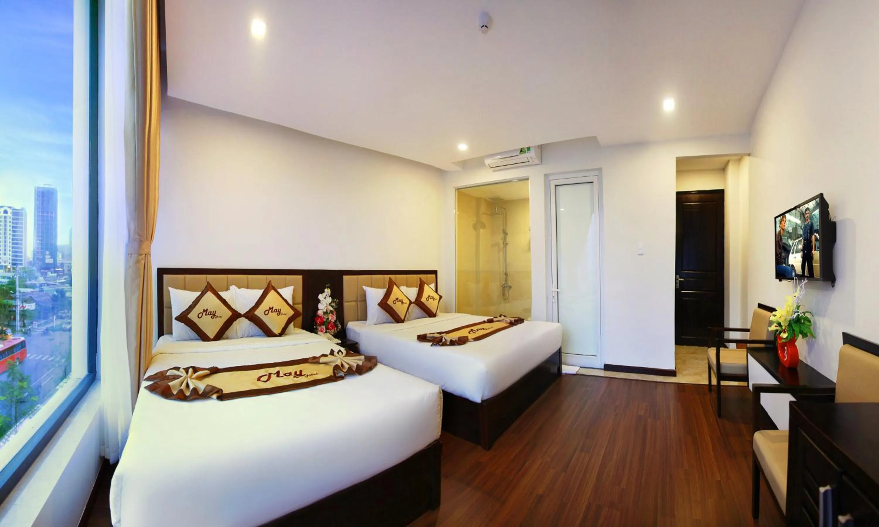 TV and multimedia, Bed in May Hotel