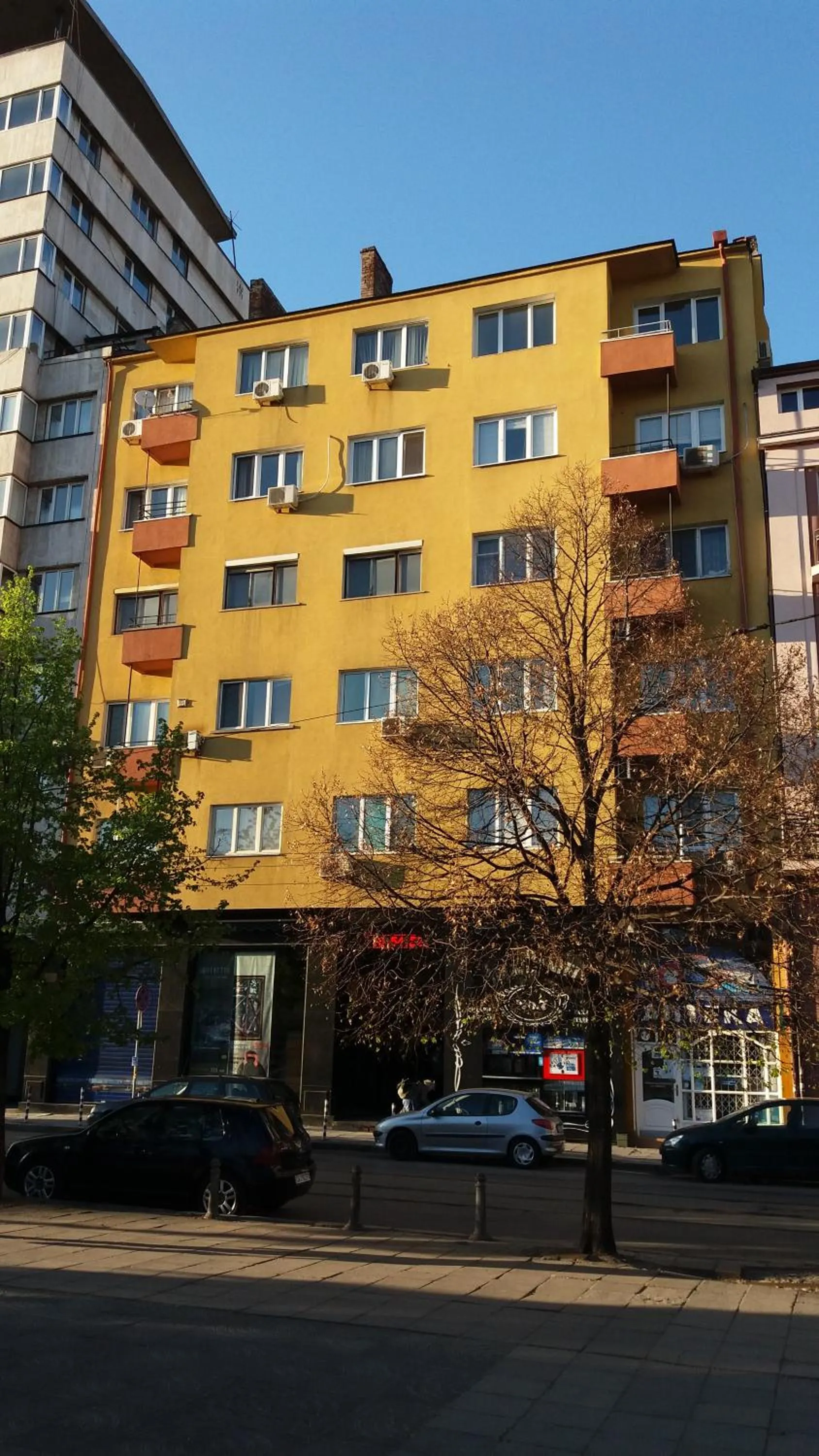 Facade/entrance in The North Tower Apartment