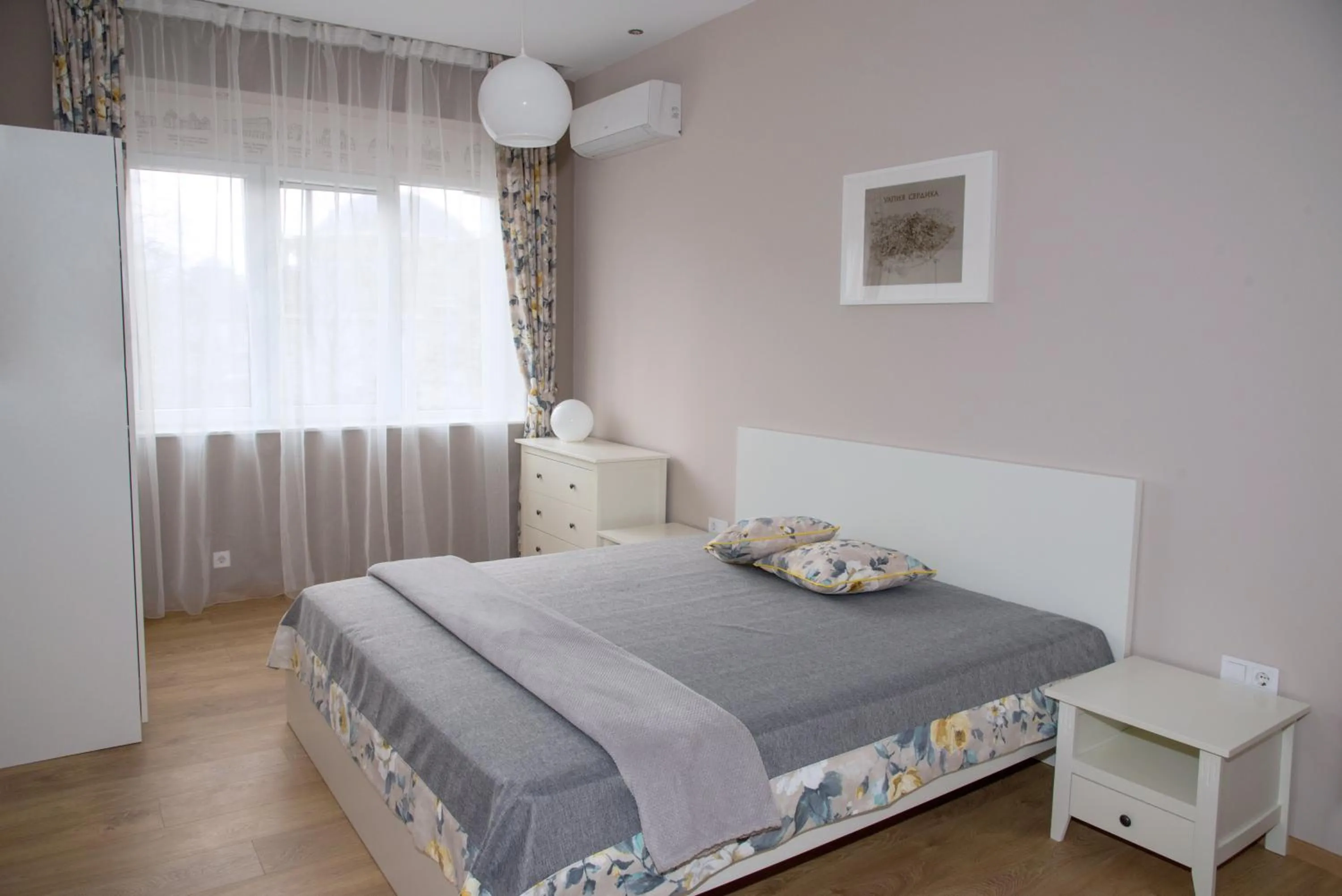 Bedroom, Bed in The North Tower Apartment
