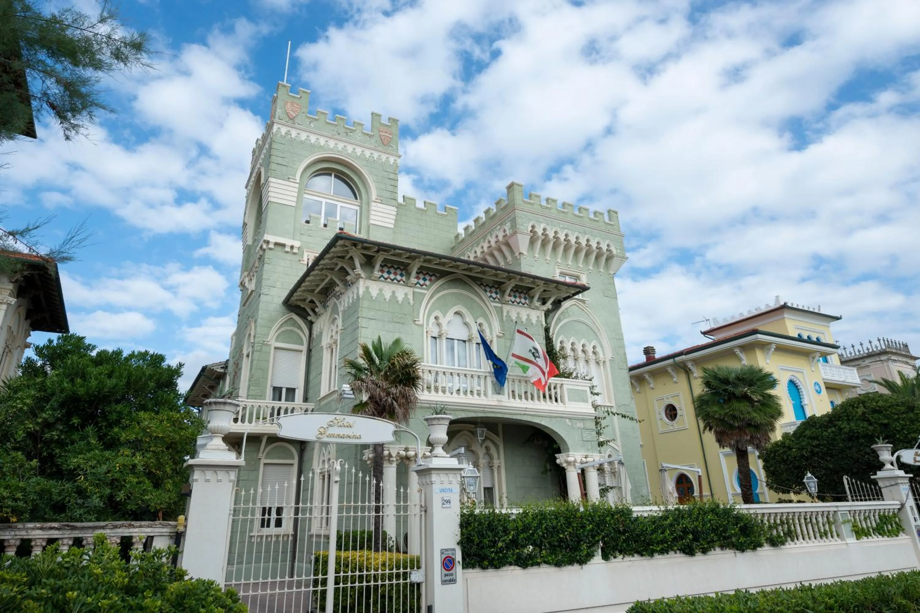 Quiet street view in Hotel Gennarino