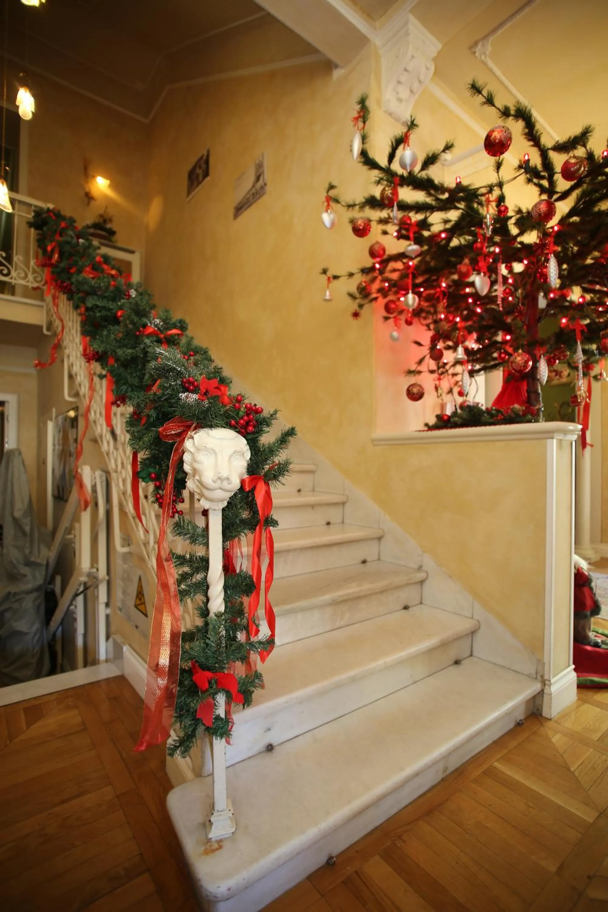 Decorative detail in Hotel Gennarino