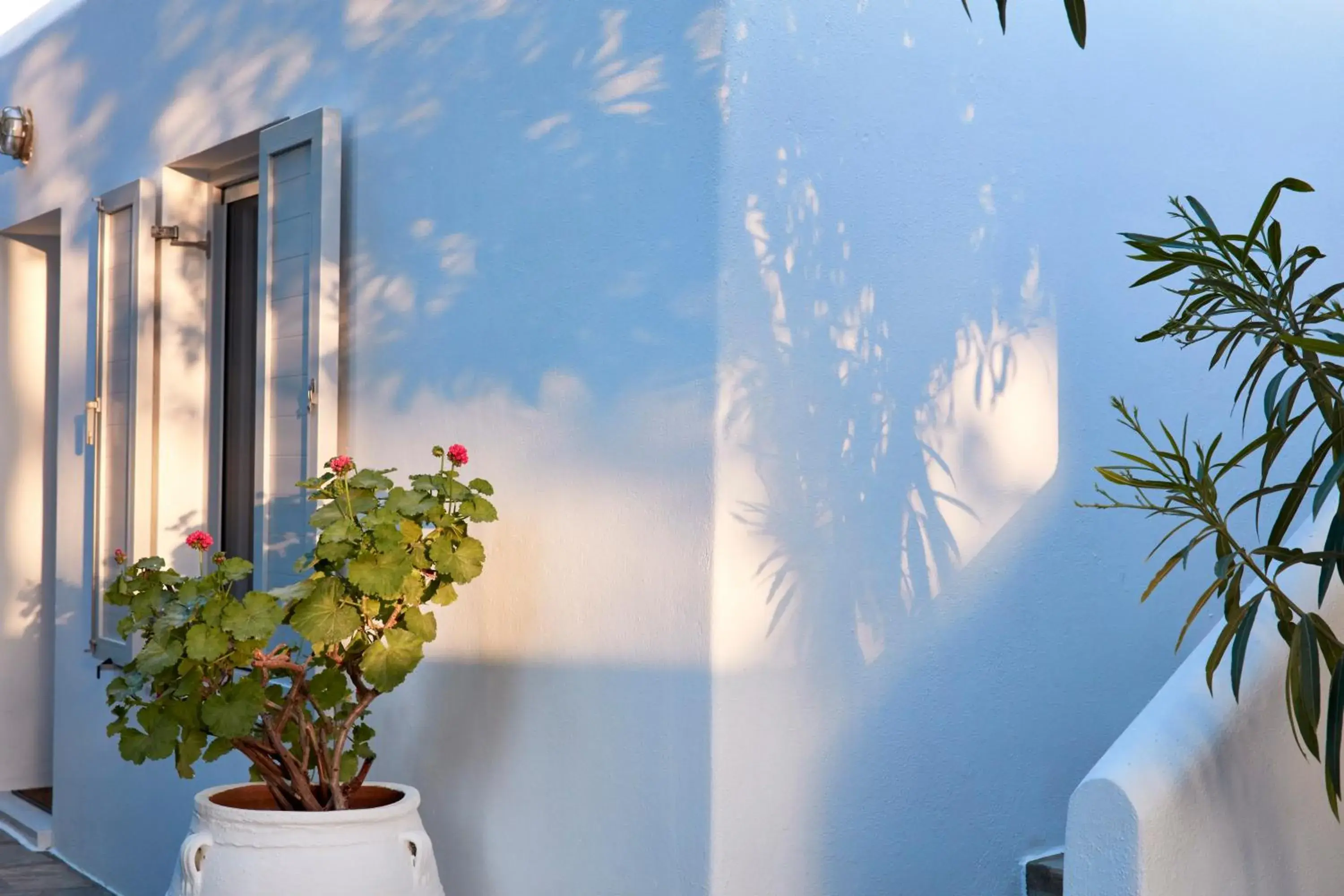 Facade/entrance in Mykonos Town Suites Facade/entrance in Mykonos Town Suites