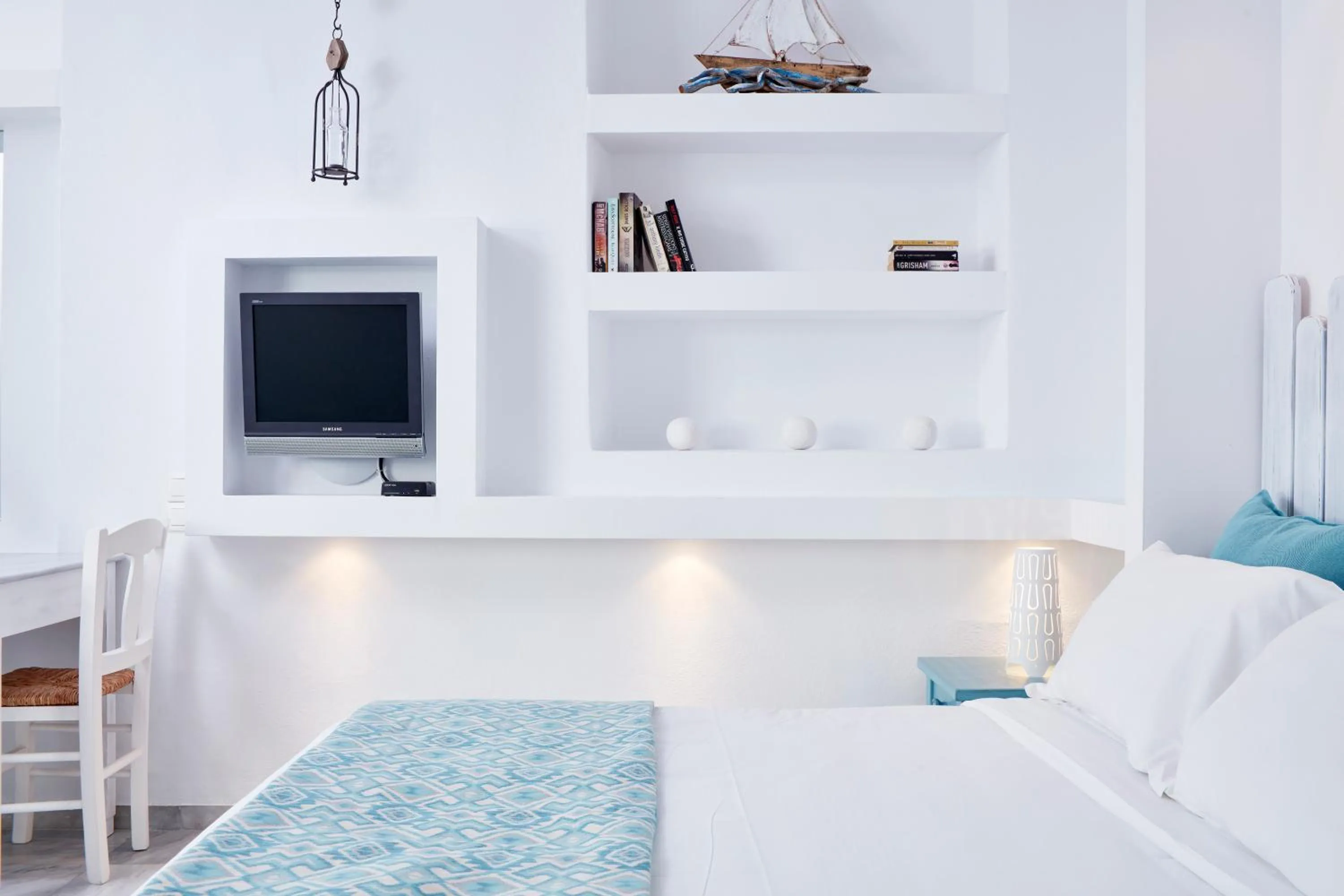 TV and multimedia, Bed in Mykonos Town Suites