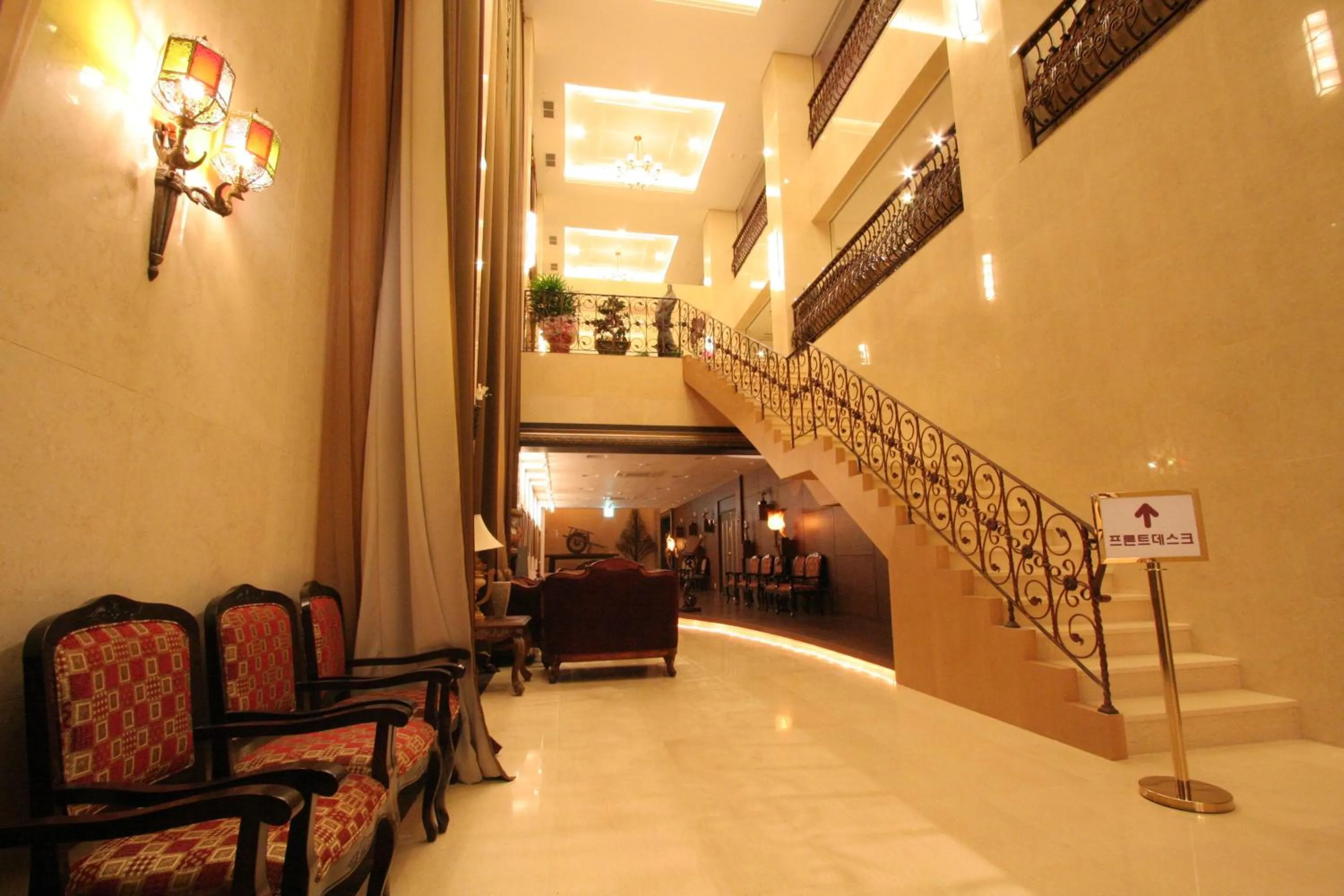 Lobby or reception in WIZ Hotel