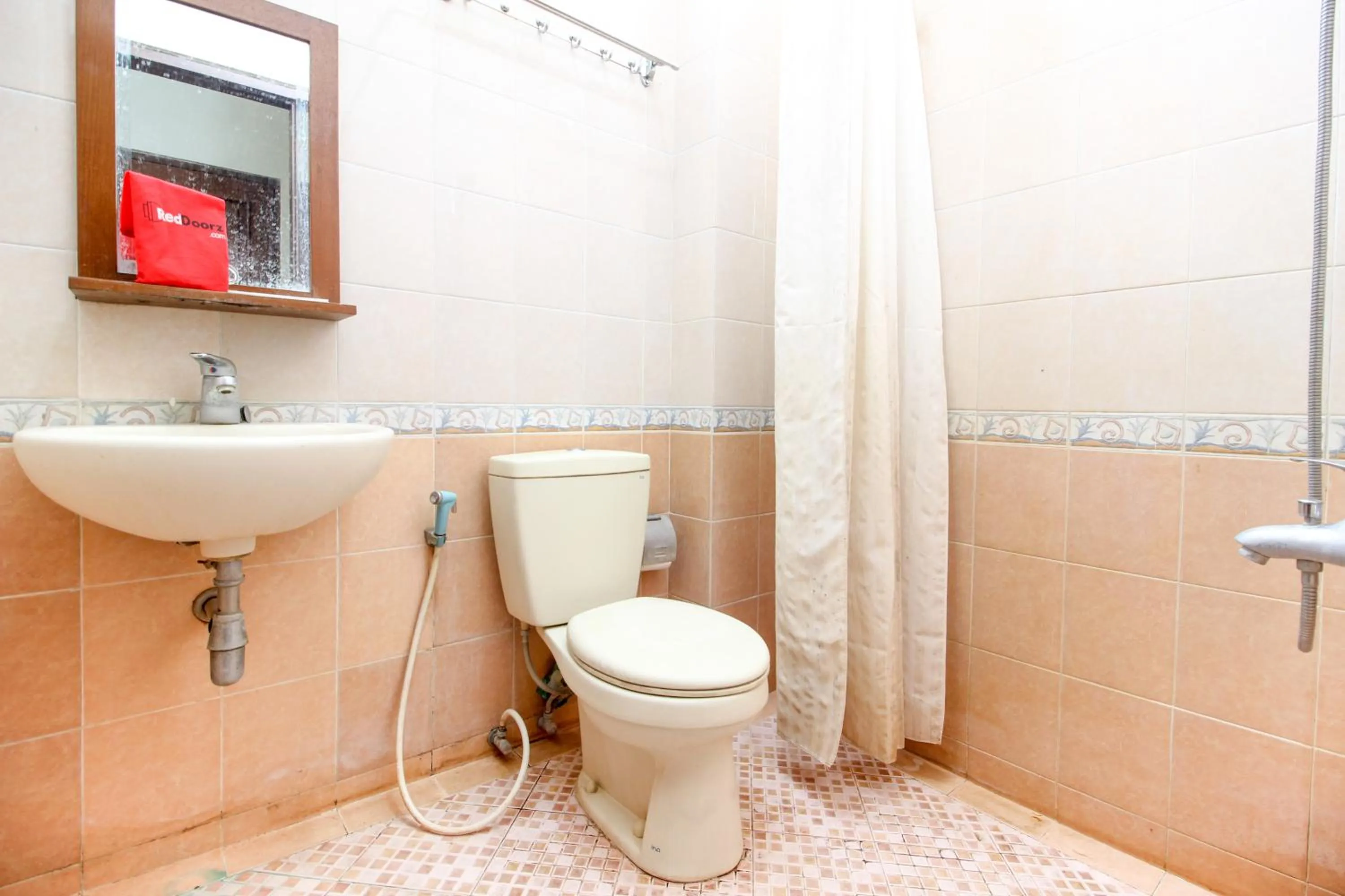 Bathroom in RedDoorz plus @ Tegal Panggung