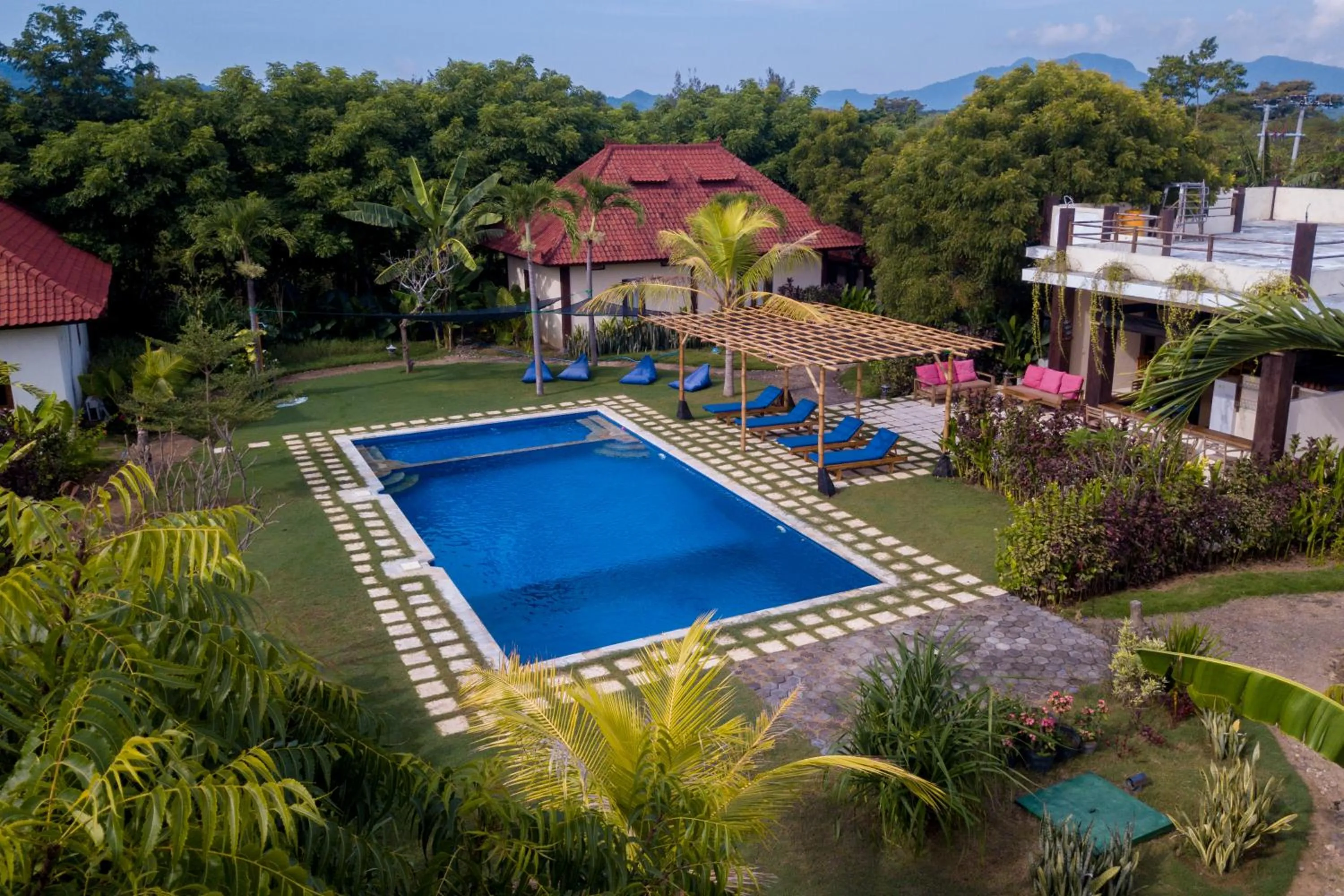 Restaurant/places to eat in Batu Ampar Menjangan