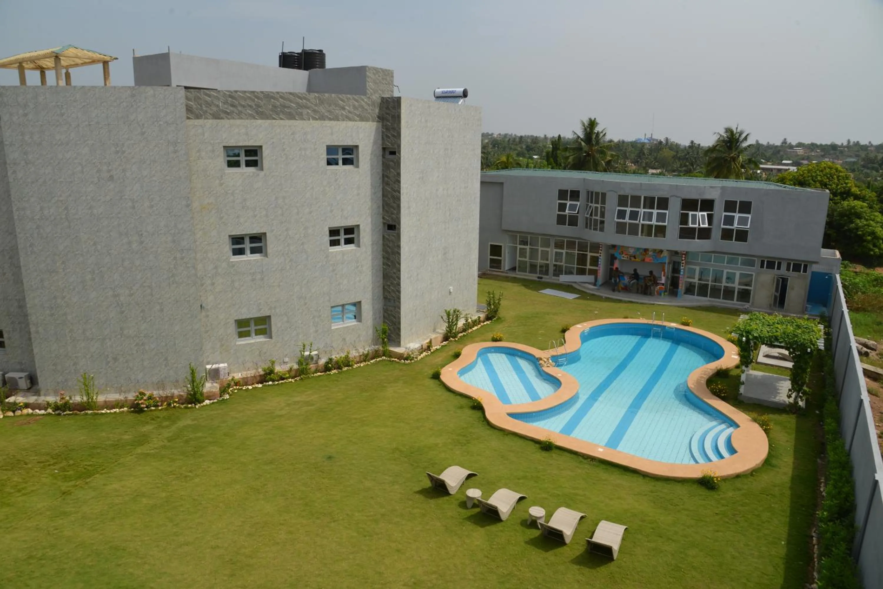 Swimming pool in Jess Hotel Kpalimé