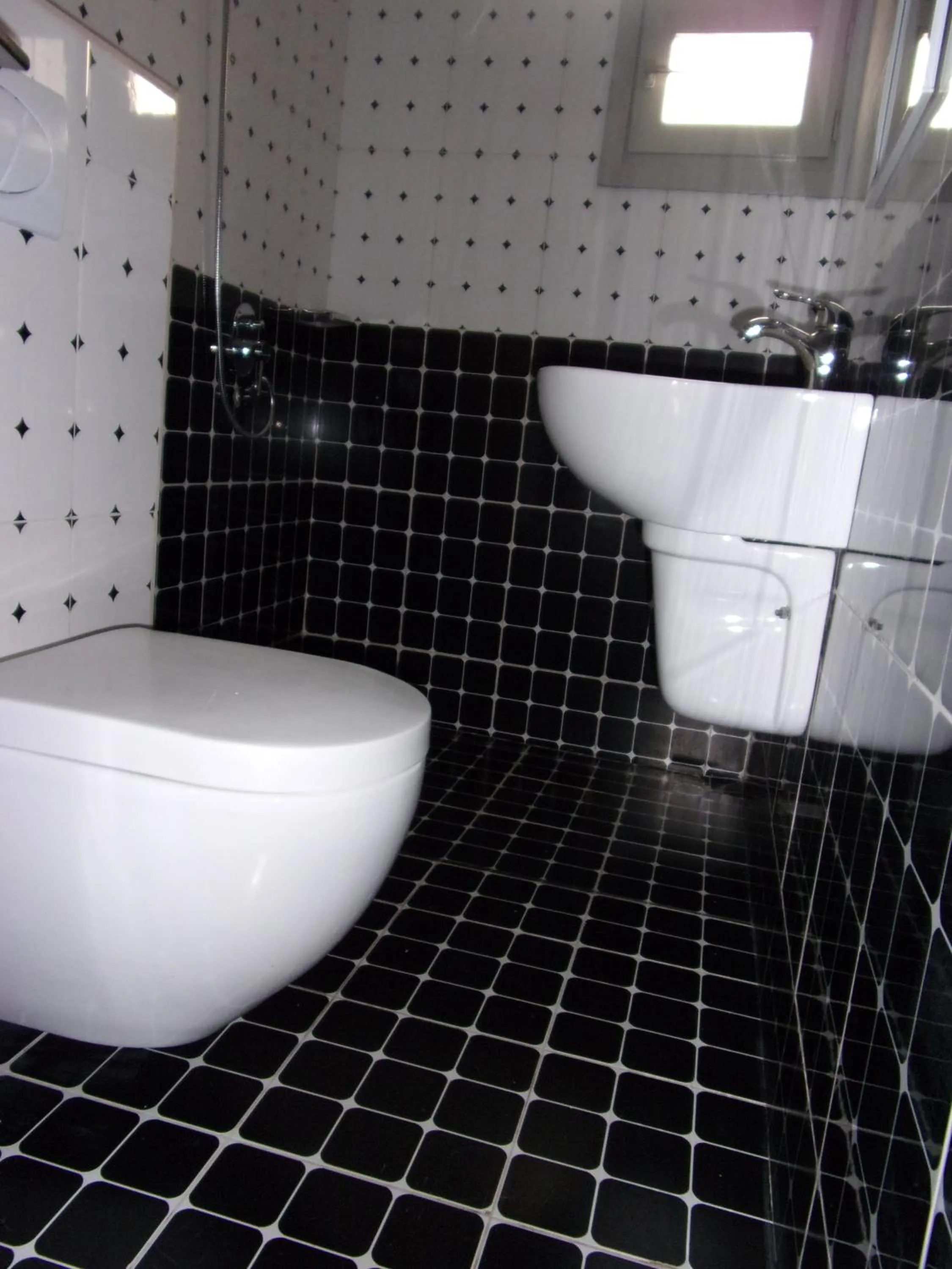 Bathroom in Jess Hotel Kpalimé