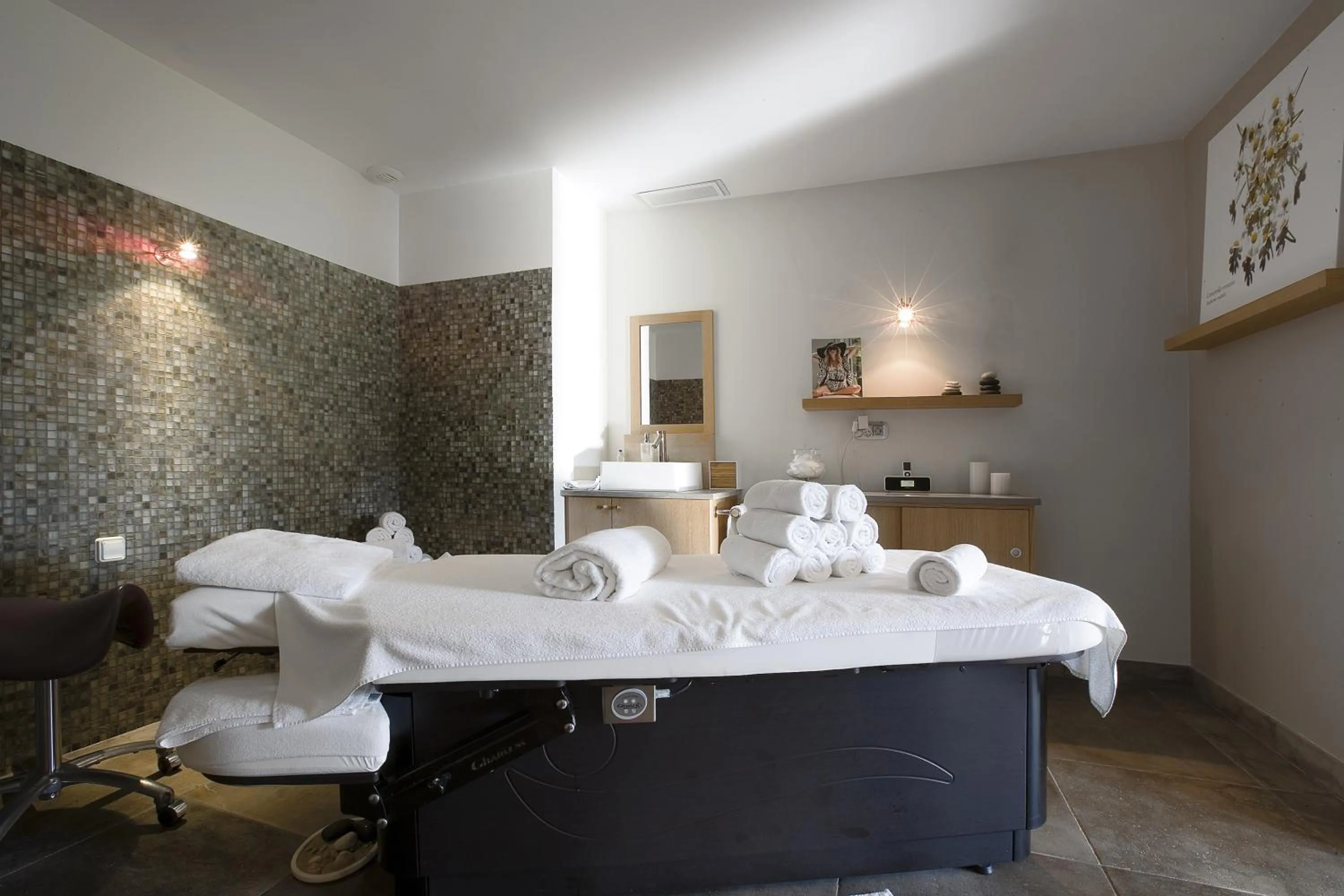Spa and wellness centre/facilities, Bed in Le Clos Saint-Martin Hôtel & Spa