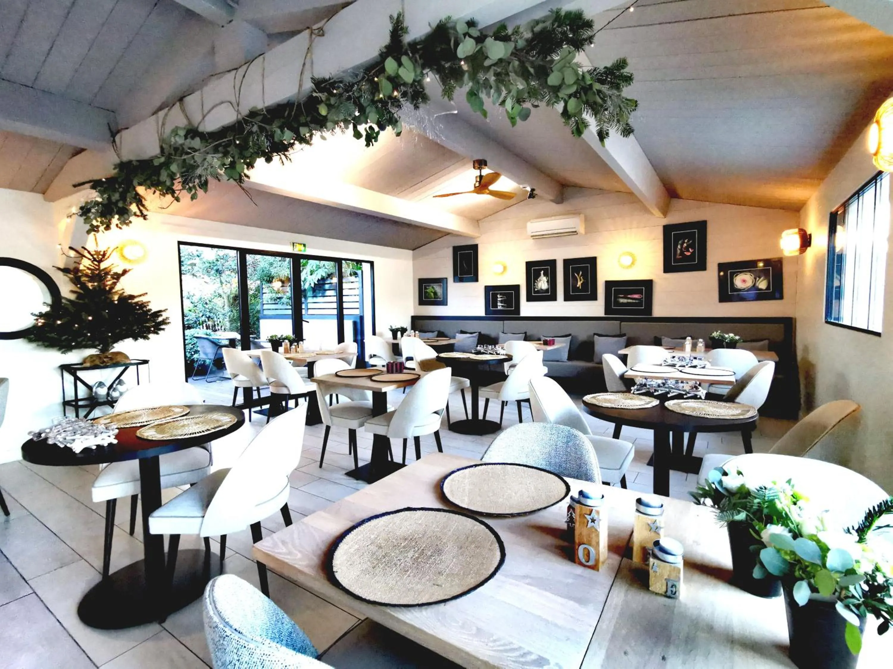 Breakfast in Le Clos Saint-Martin Hôtel & Spa