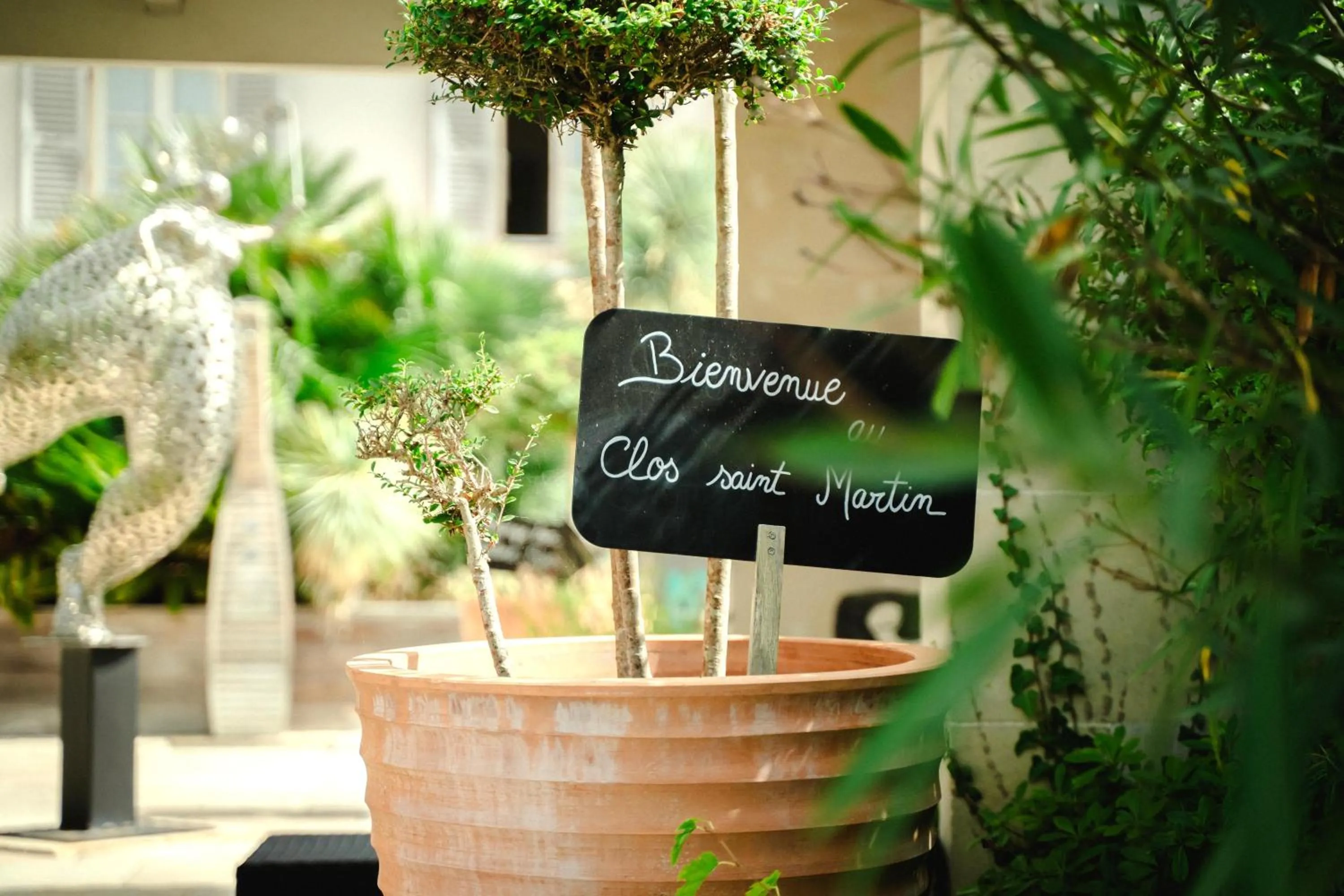 Facade/entrance in Le Clos Saint-Martin Hôtel & Spa