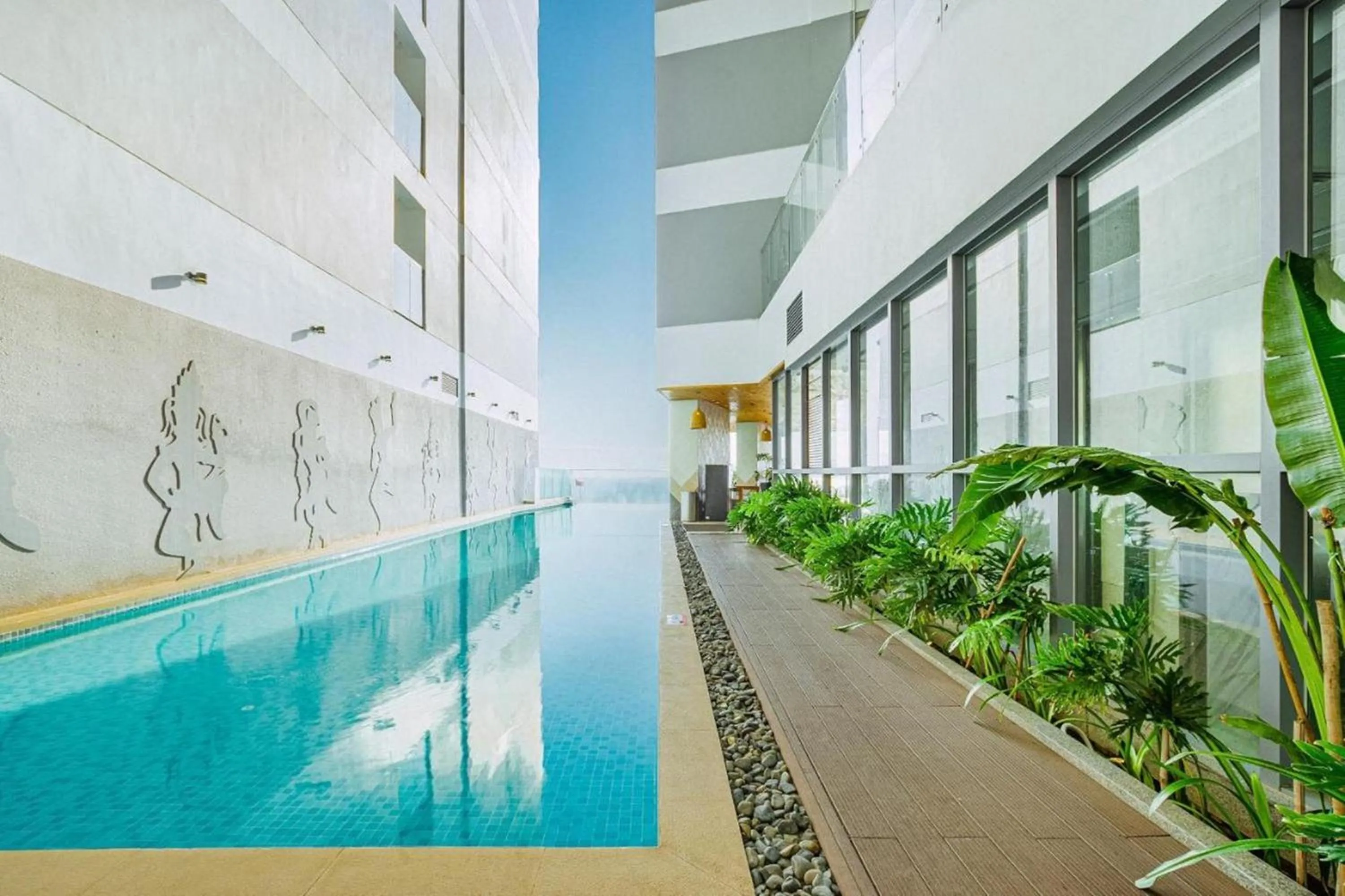 Swimming Pool in Gold Coast Nha Trang by HOLI