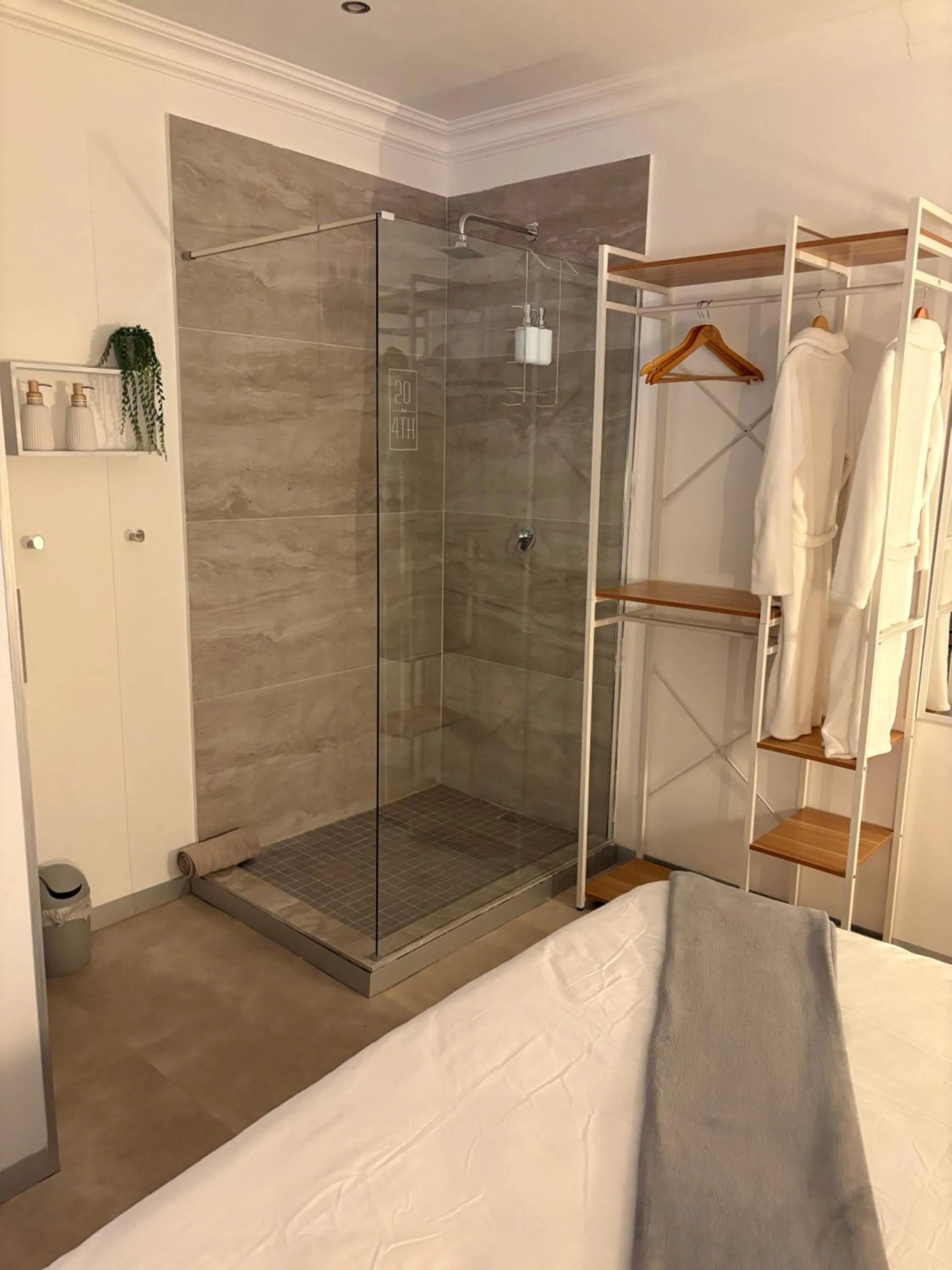 Bathroom in Luxury Upmarket Guesthouse 20 on 4th