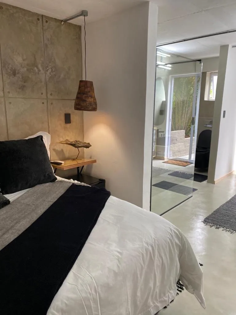 Photo of the whole room, Bed in Luxury Upmarket Guesthouse 20 on 4th