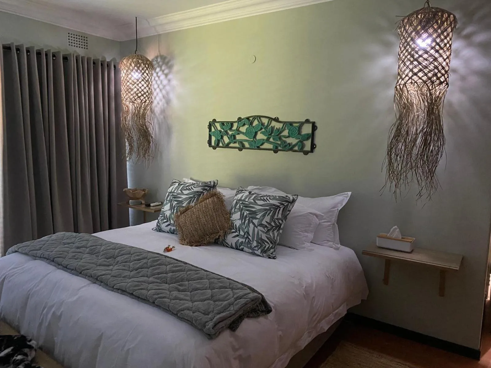 Bed in Luxury Upmarket Guesthouse 20 on 4th