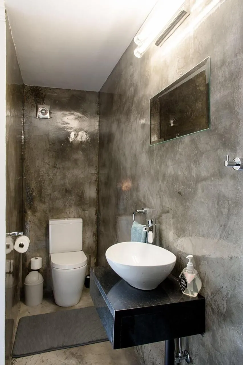 Bathroom in Luxury Upmarket Guesthouse 20 on 4th