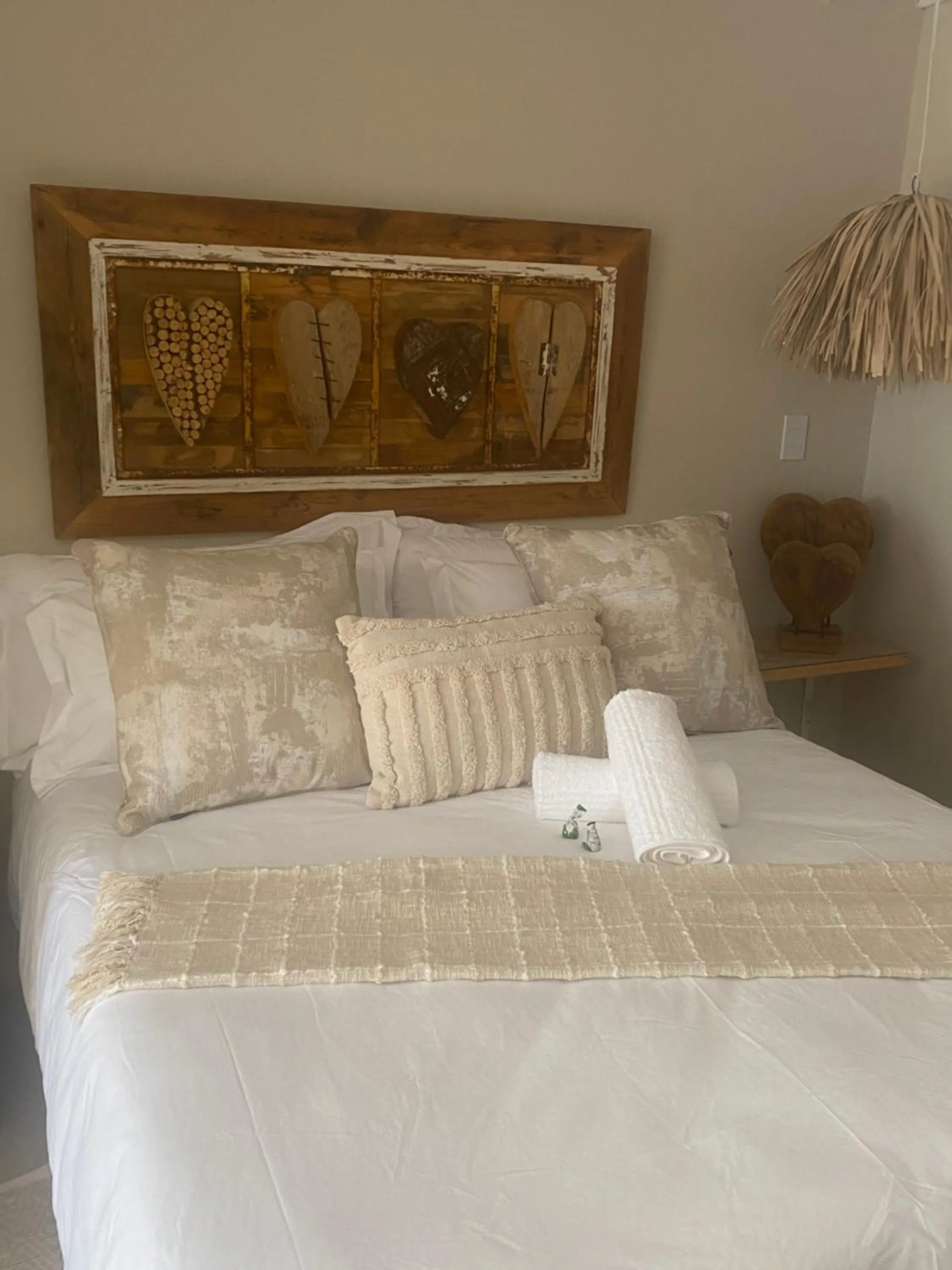 Bed in Luxury Upmarket Guesthouse 20 on 4th