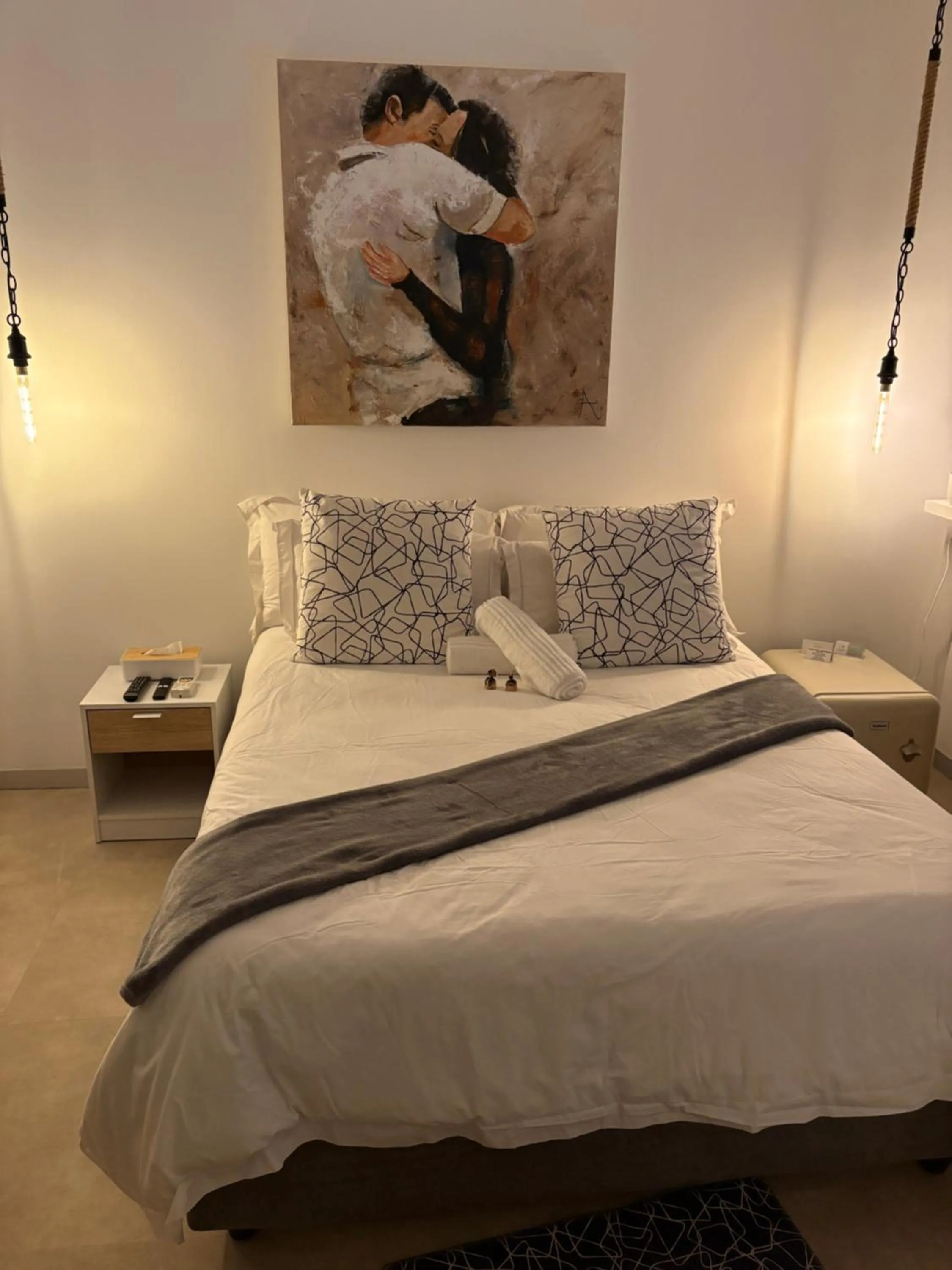 Bed in Luxury Upmarket Guesthouse 20 on 4th