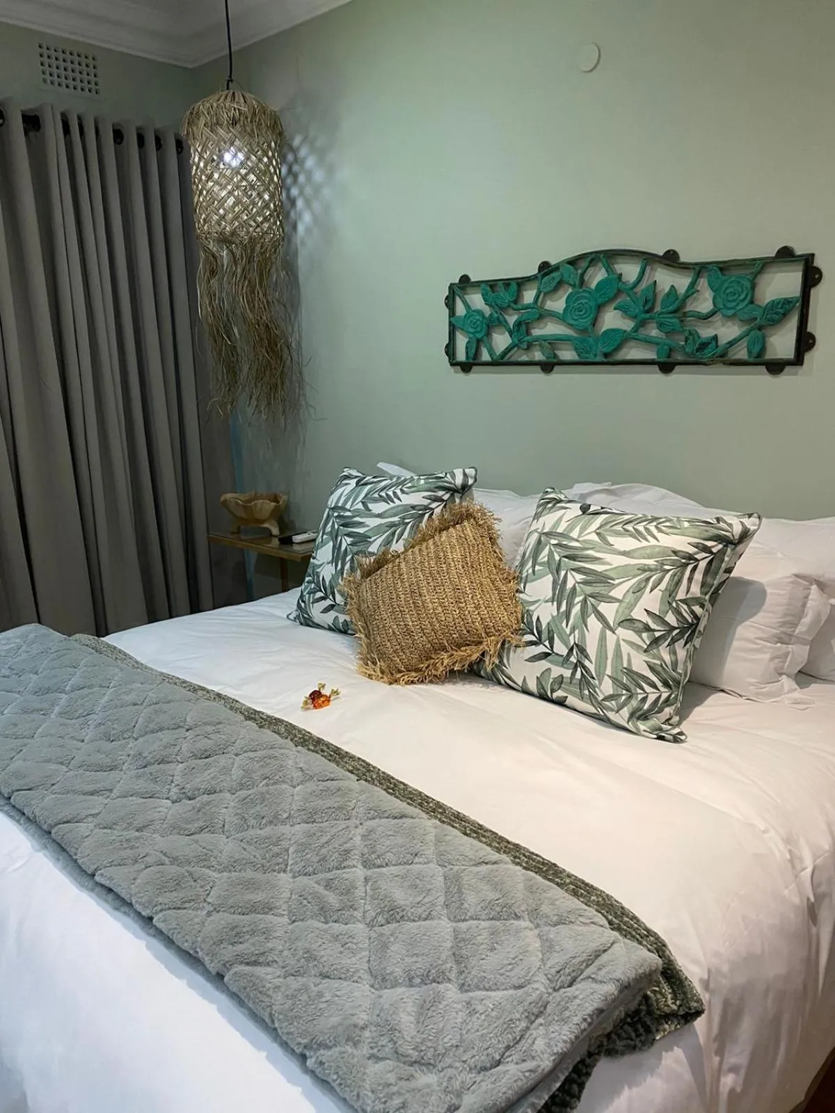 Bed in Luxury Upmarket Guesthouse 20 on 4th