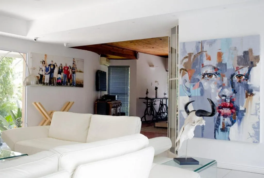 Living room in Luxury Upmarket Guesthouse 20 on 4th