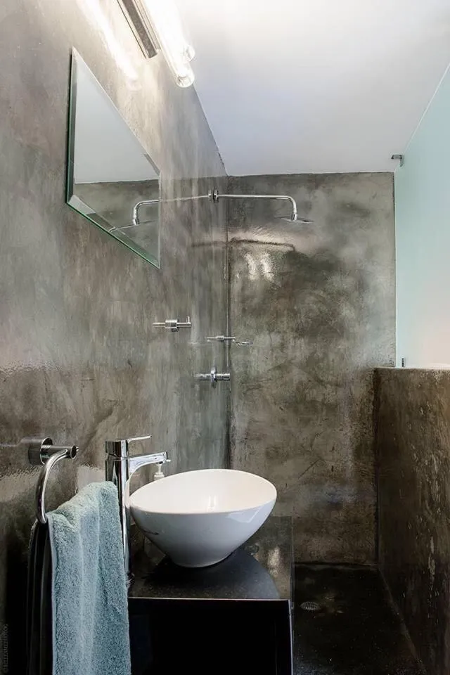 Bathroom in Luxury Upmarket Guesthouse 20 on 4th