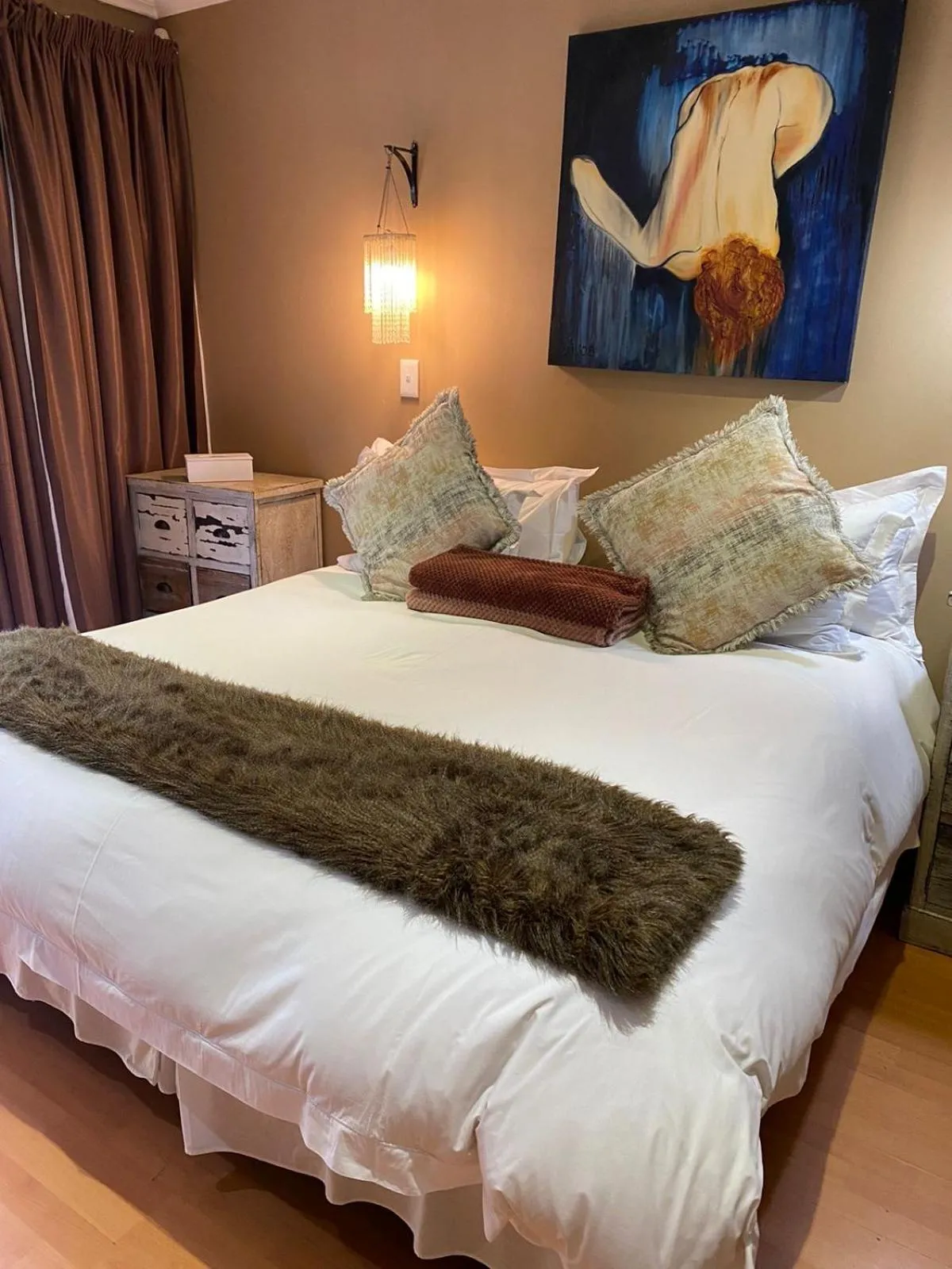Bed in Luxury Upmarket Guesthouse 20 on 4th