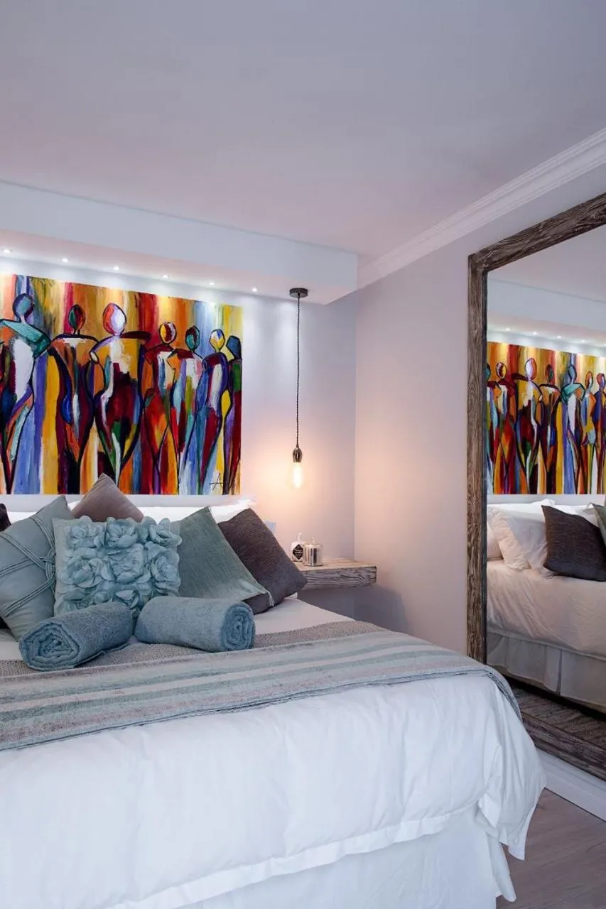Bathroom, Bed in Luxury Upmarket Guesthouse 20 on 4th