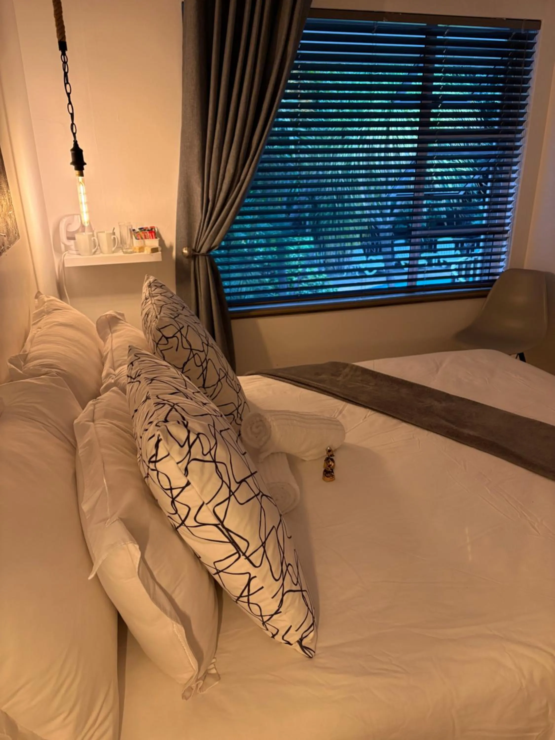Bedroom, Bed in Luxury Upmarket Guesthouse 20 on 4th