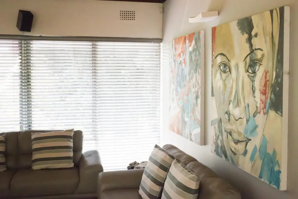 Living room in Luxury Upmarket Guesthouse 20 on 4th