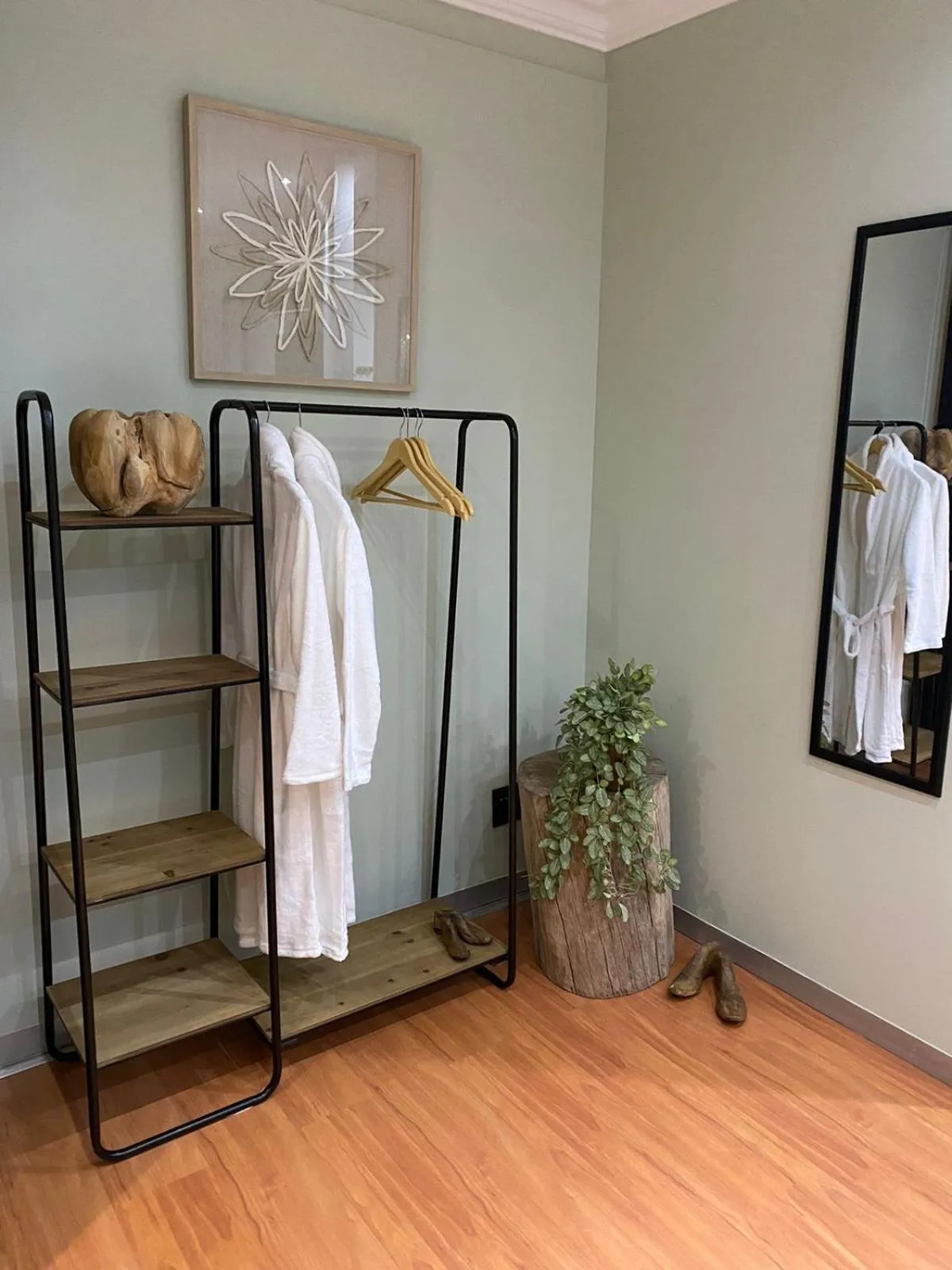 wardrobe in Luxury Upmarket Guesthouse 20 on 4th