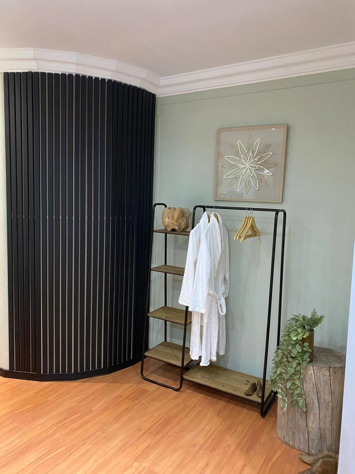 wardrobe in Luxury Upmarket Guesthouse 20 on 4th