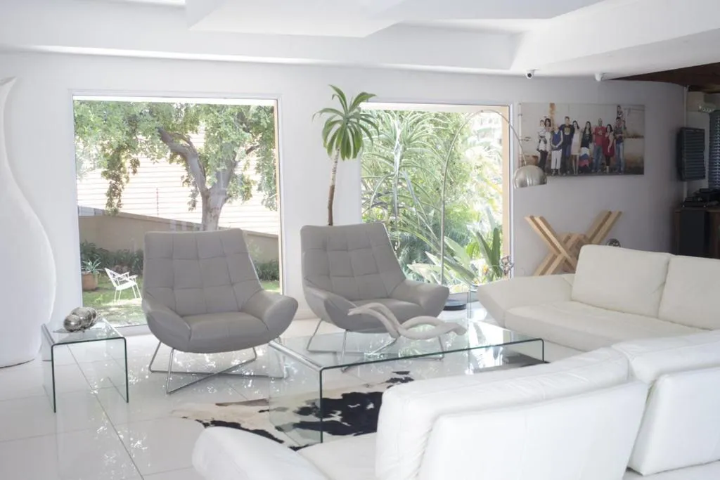 Living room in Luxury Upmarket Guesthouse 20 on 4th