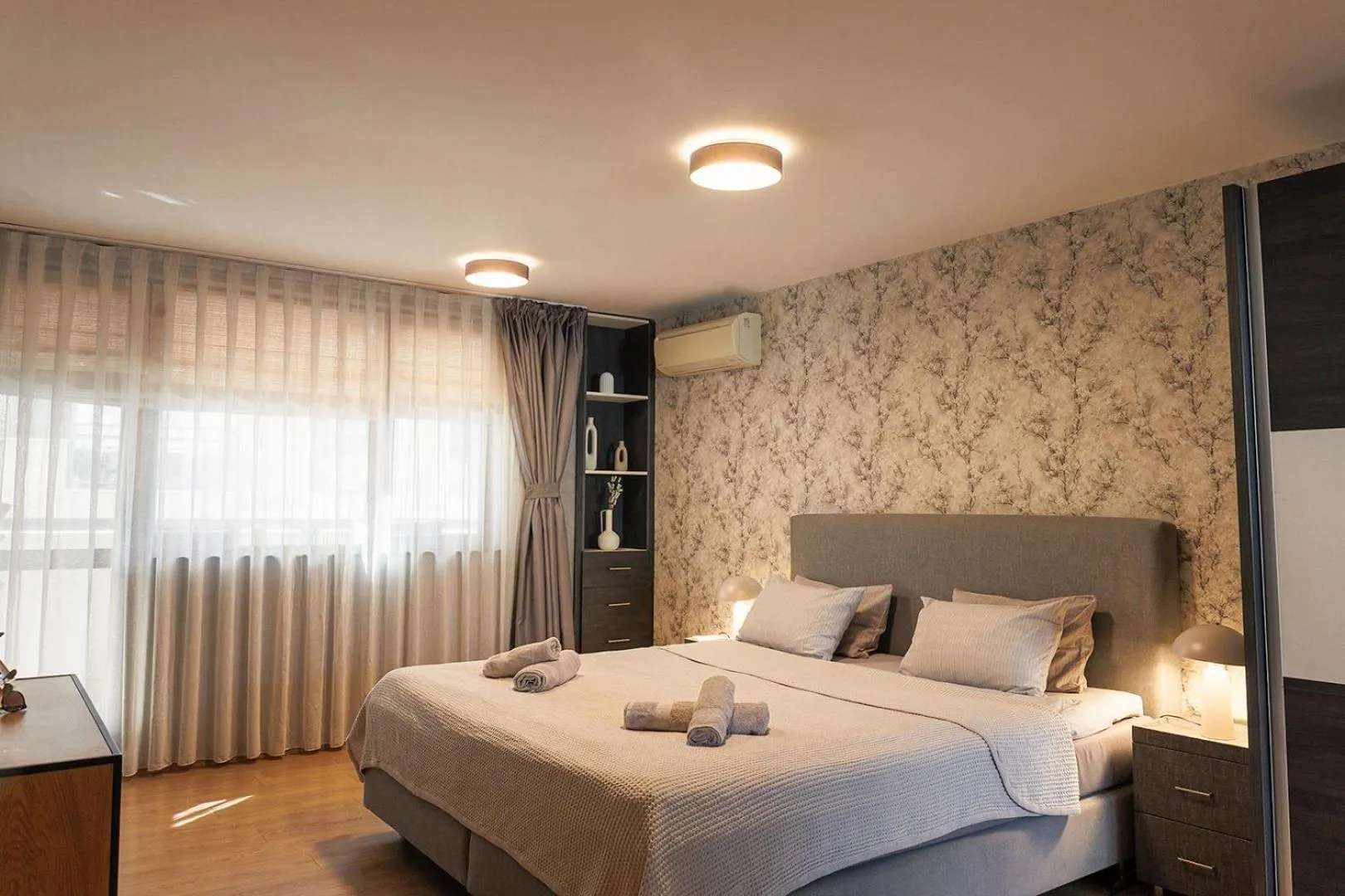 Photo of the whole room, Bed in City Center Apartments with Parking