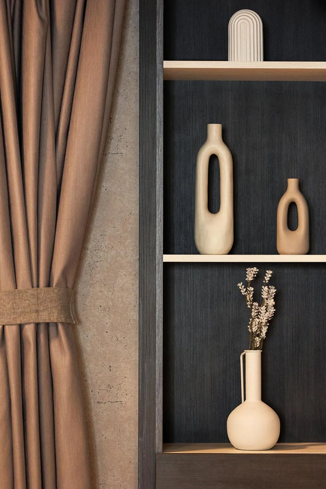 Decorative detail in City Center Apartments with Parking