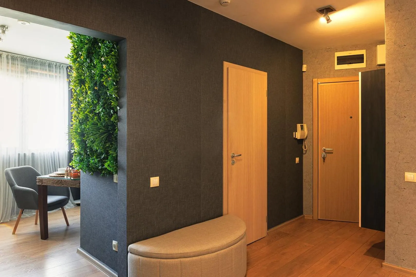 Facade/entrance in City Center Apartments with Parking