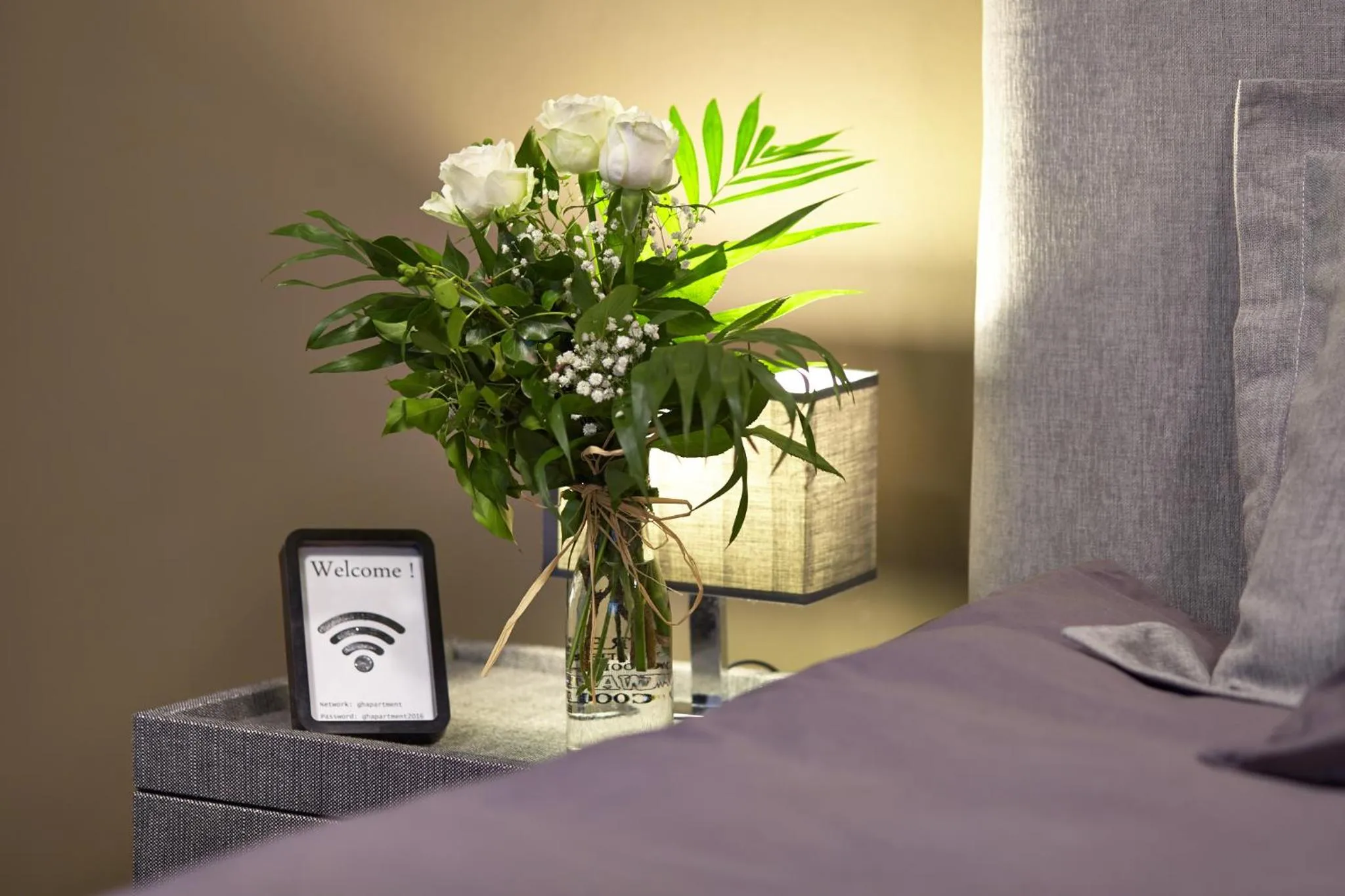 Decorative detail, Bed in City Center Apartments with Parking