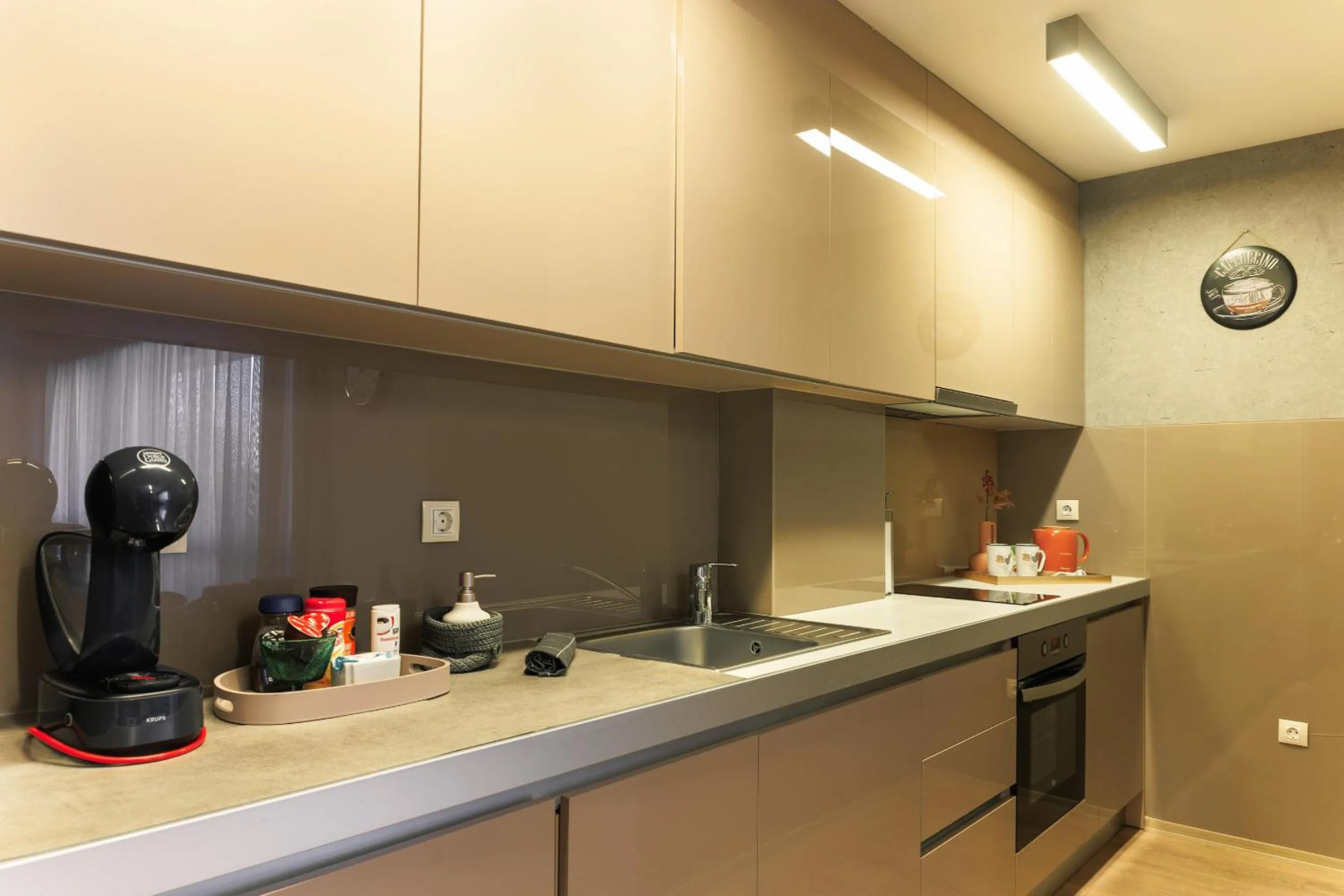 Kitchen or kitchenette in City Center Apartments with Parking