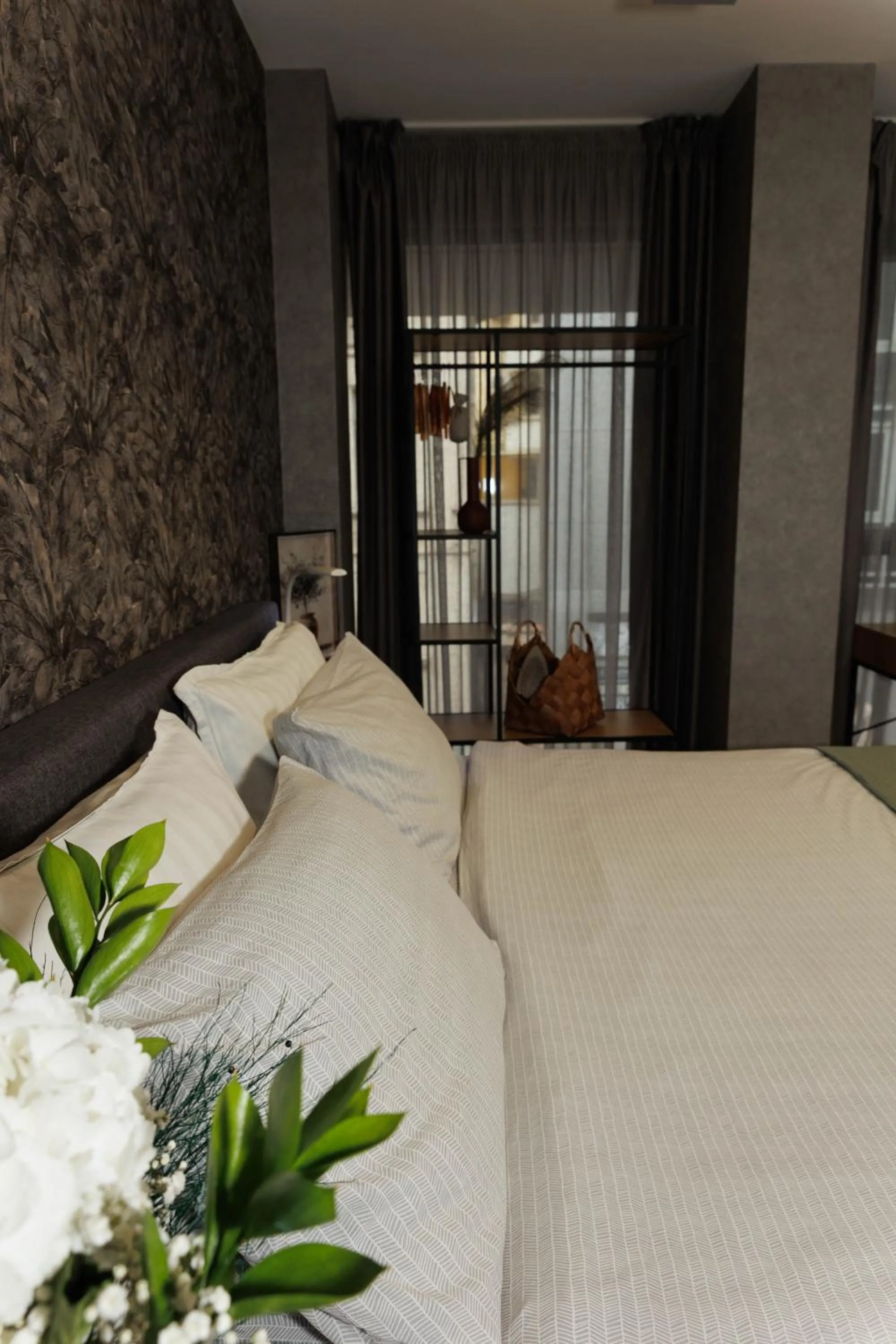 Bed in City Center Apartments with Parking