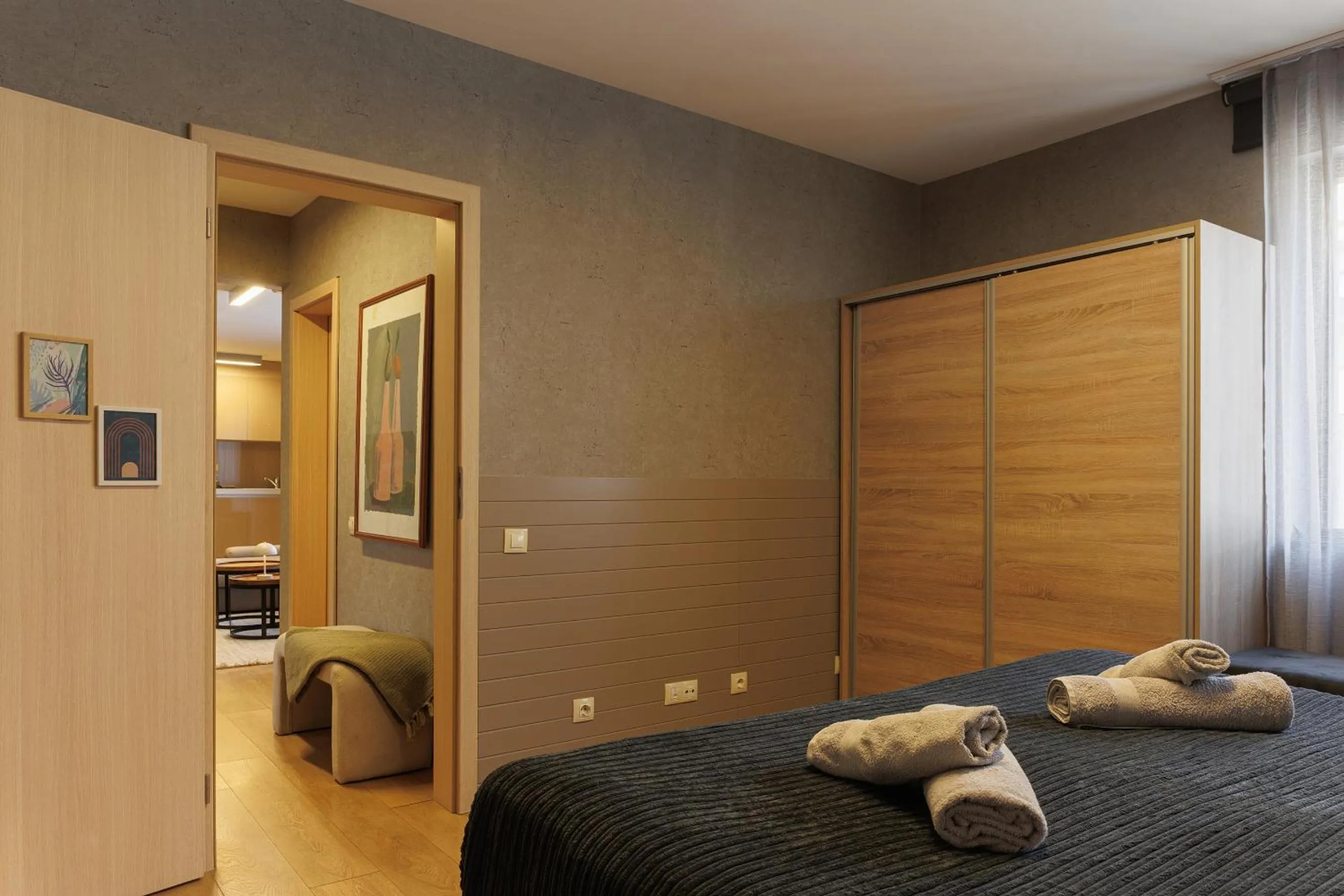 Bed in City Center Apartments with Parking