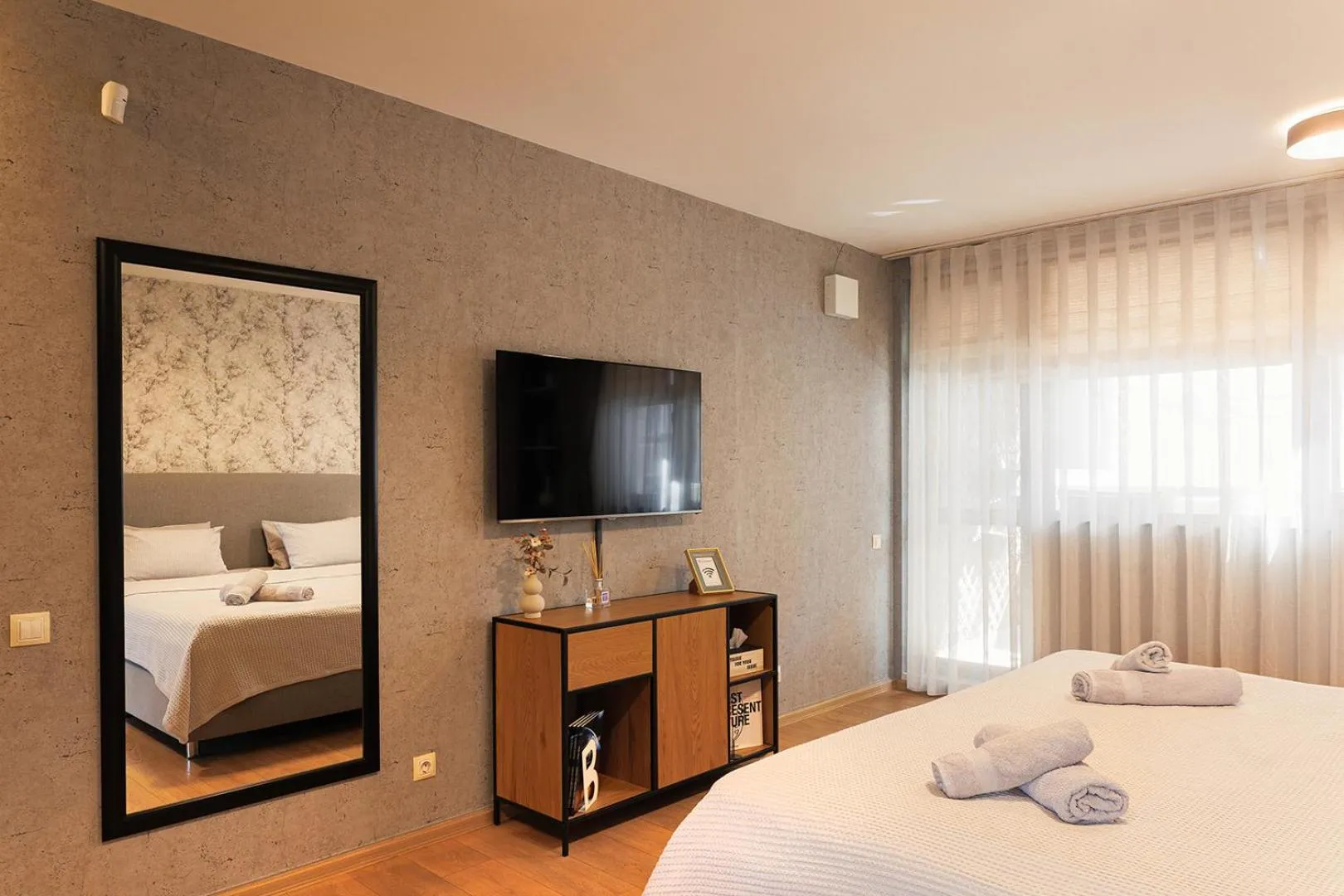 Bedroom, Bed in City Center Apartments with Parking
