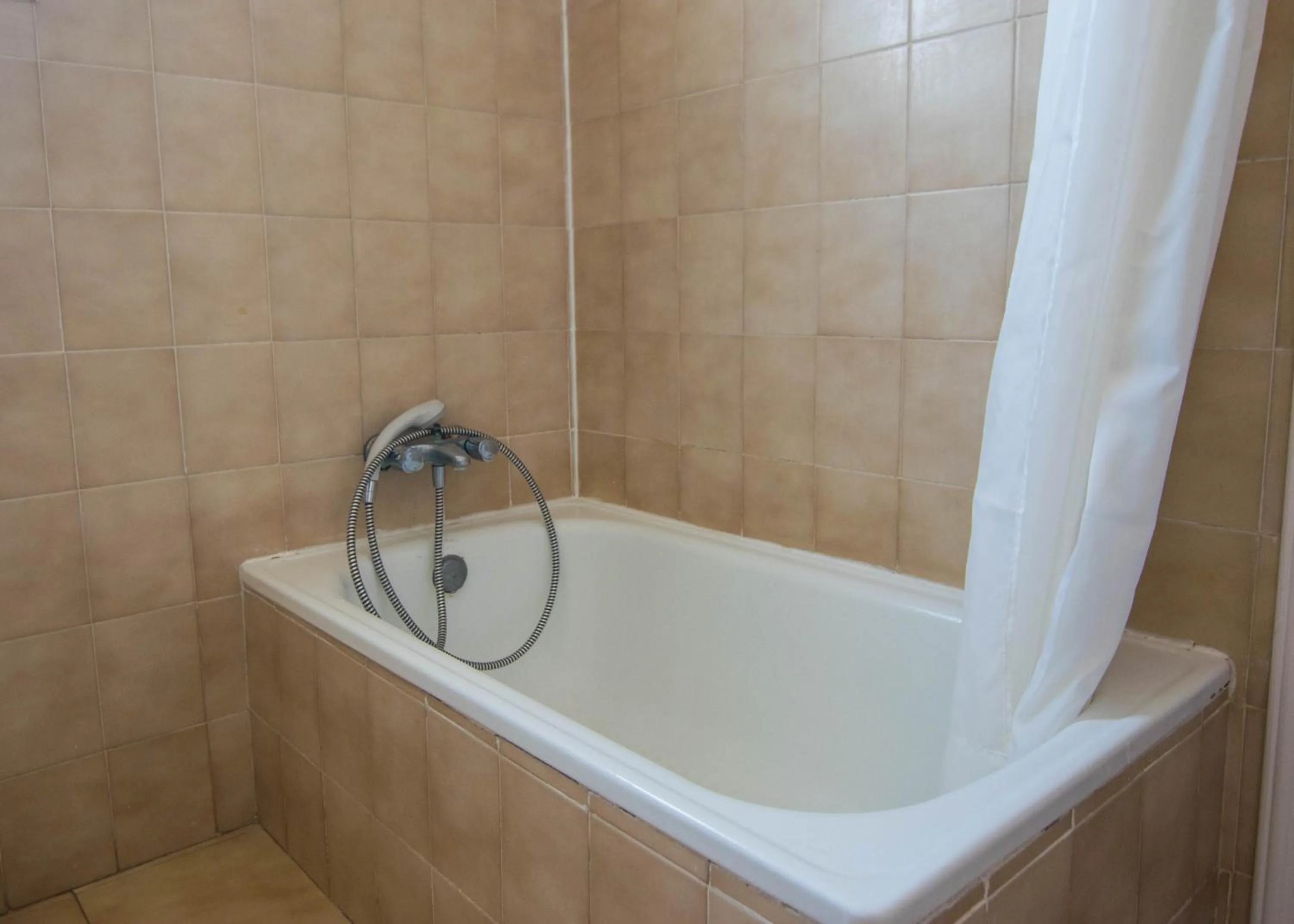 Bathroom in Pensión Alcalá