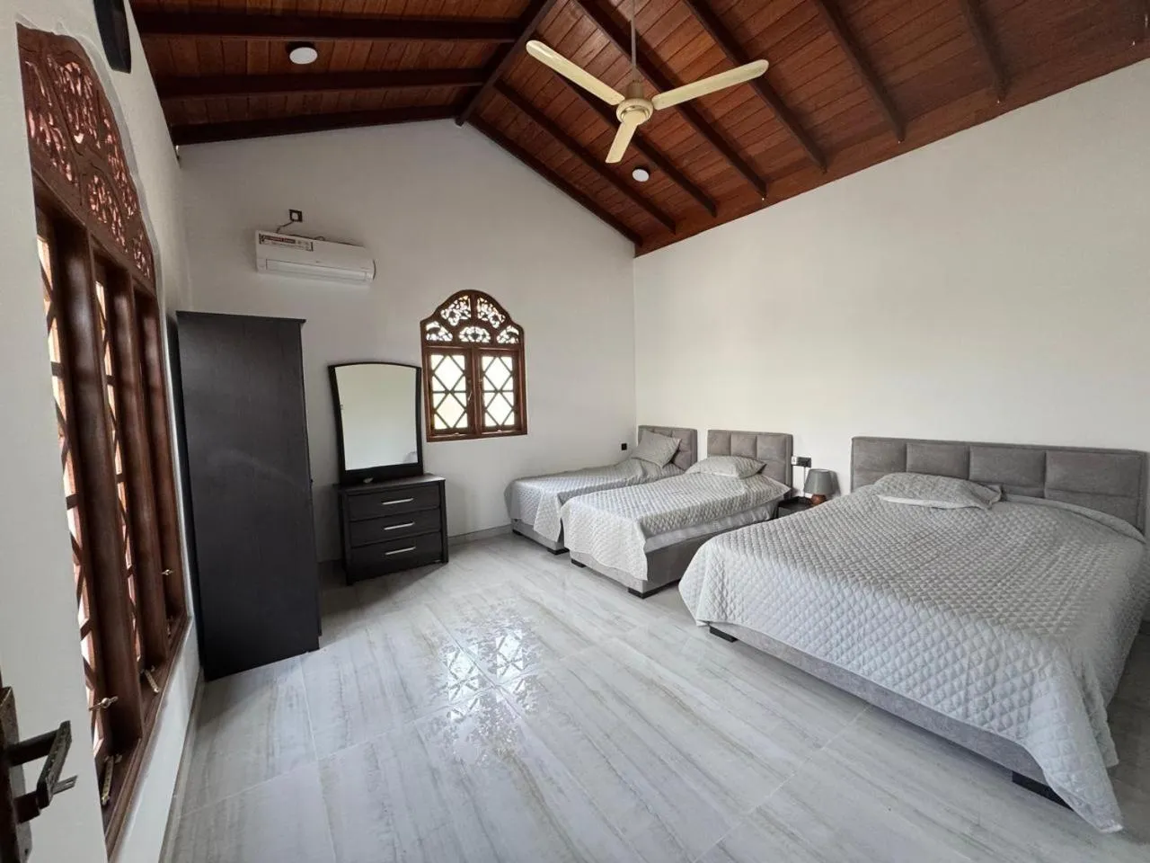 Bed in White Elephant Villa & Restaurant