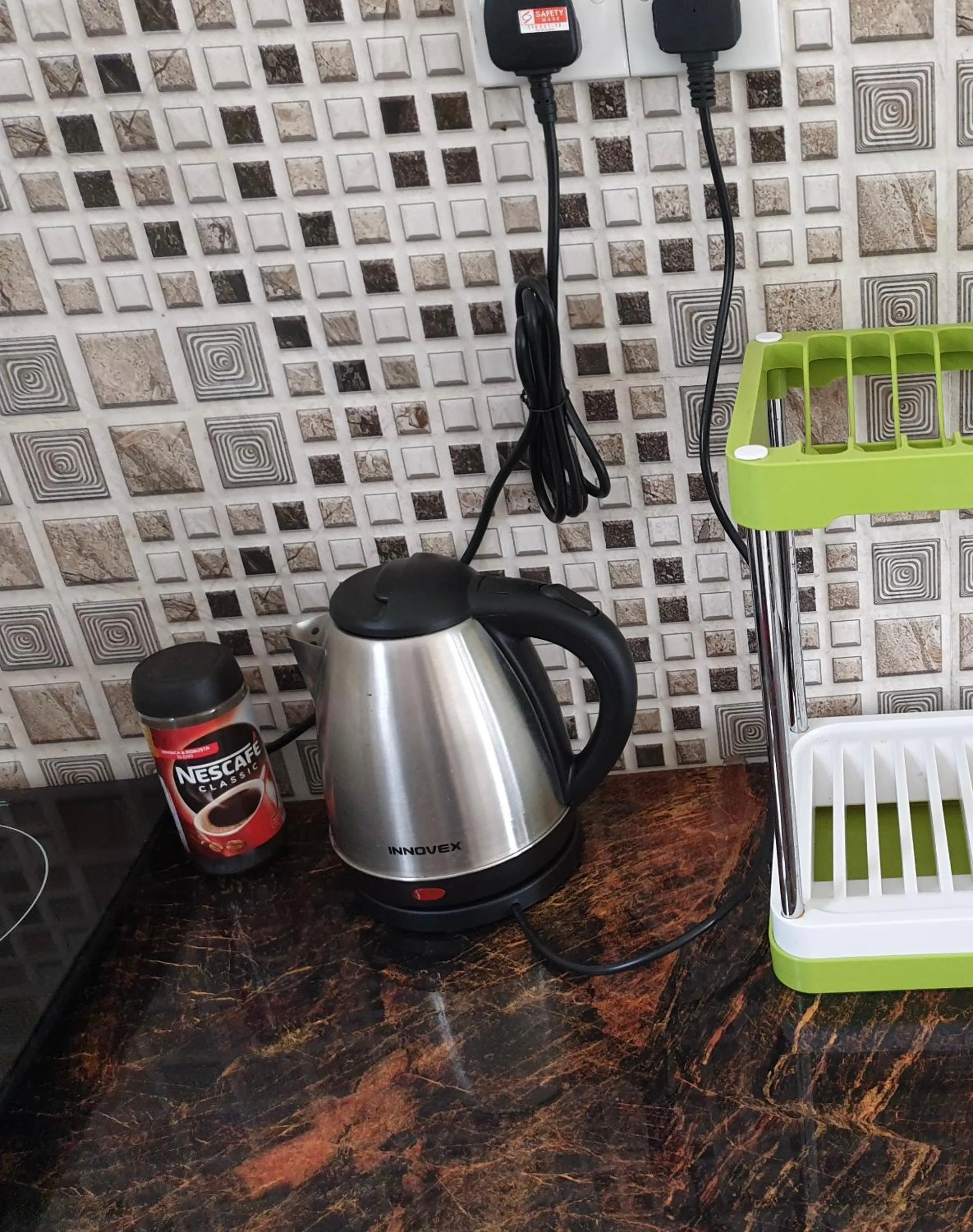 Coffee/tea facilities in White Elephant Villa & Restaurant