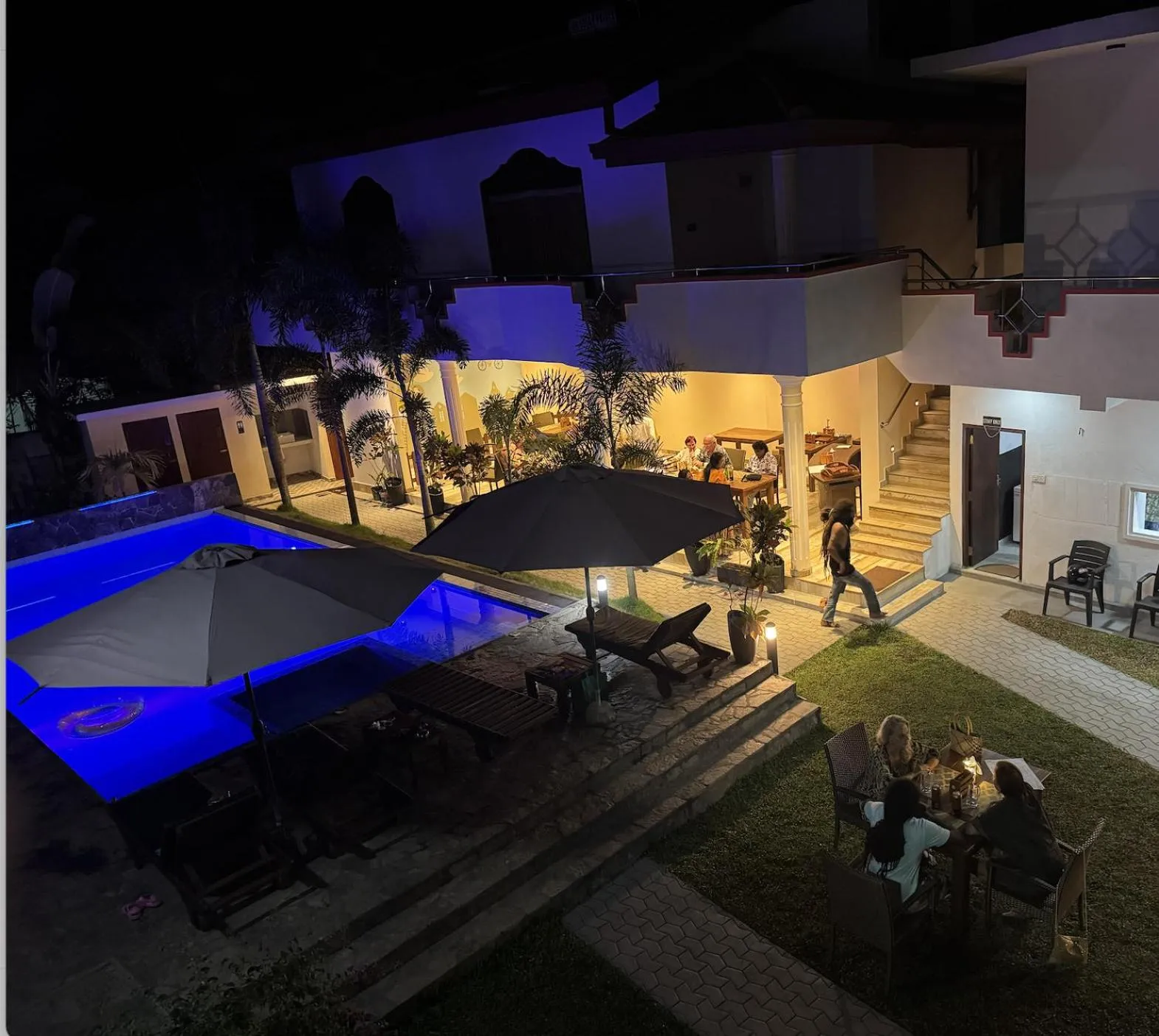 Restaurant/places to eat in White Elephant Villa & Restaurant