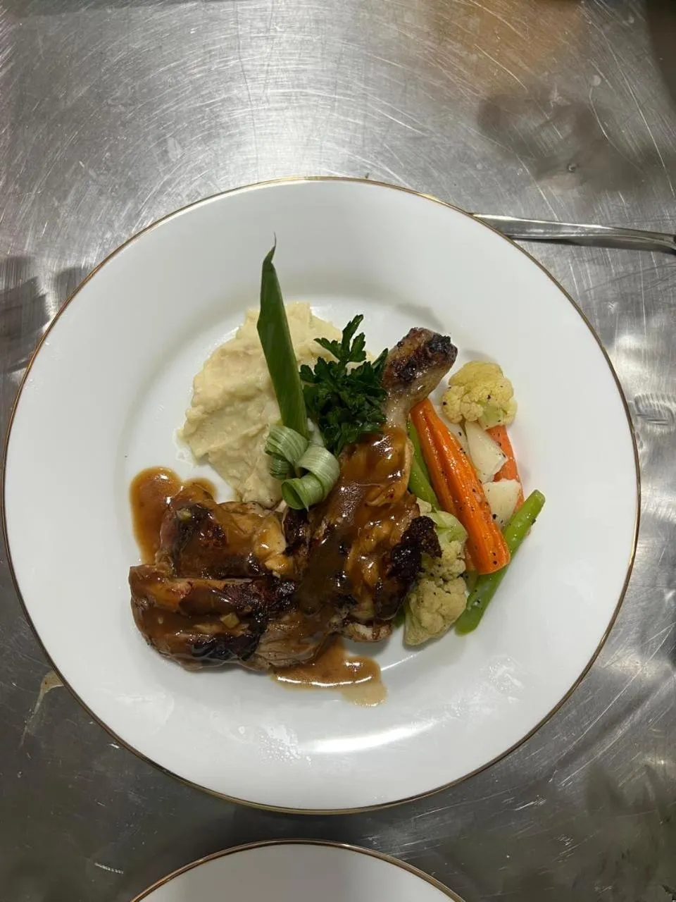 Restaurant/places to eat in White Elephant Villa & Restaurant