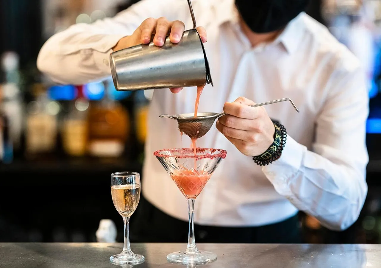 Drinks in Dukes Head Hotel Kings Lynn