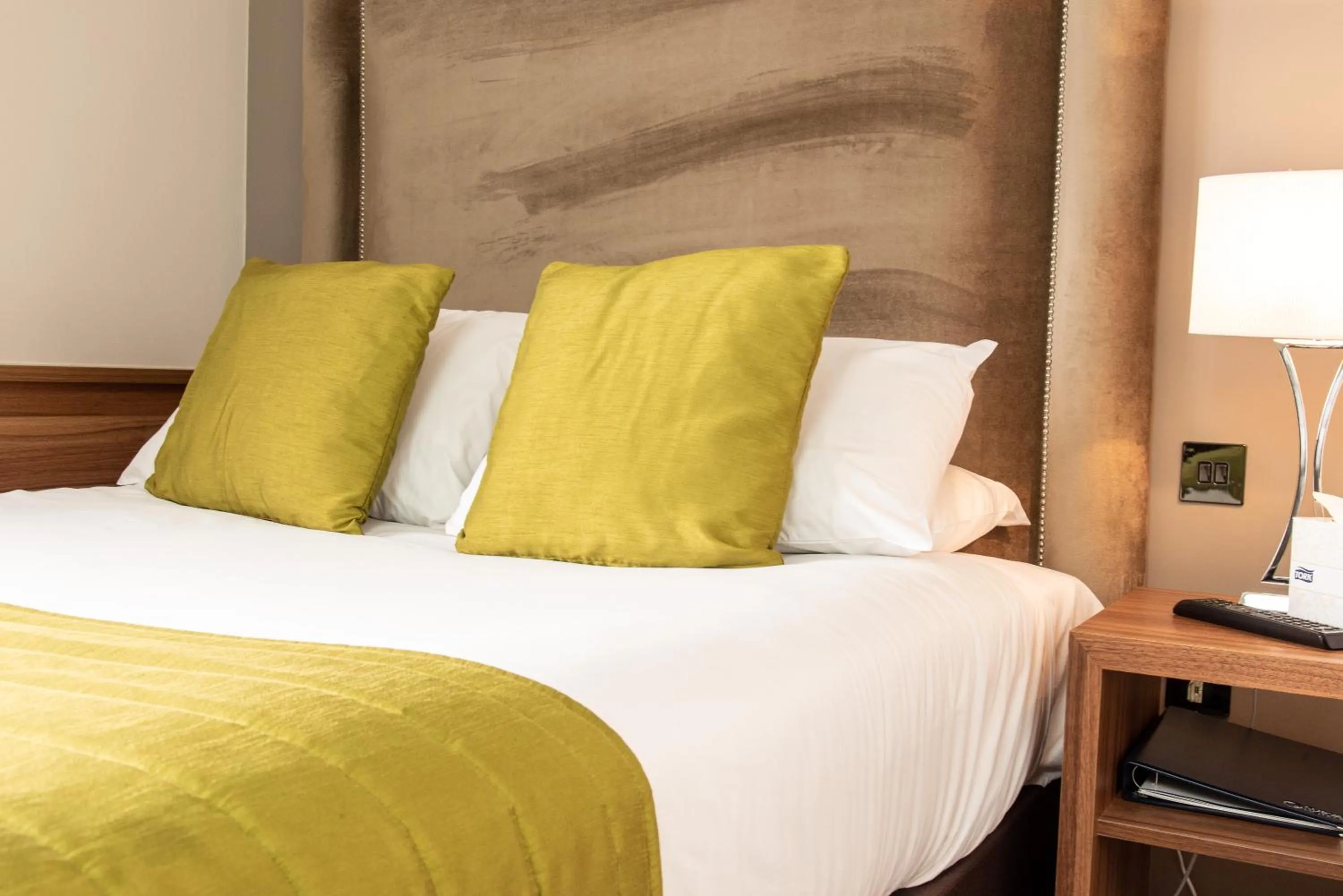 Bed in Dukes Head Hotel Kings Lynn