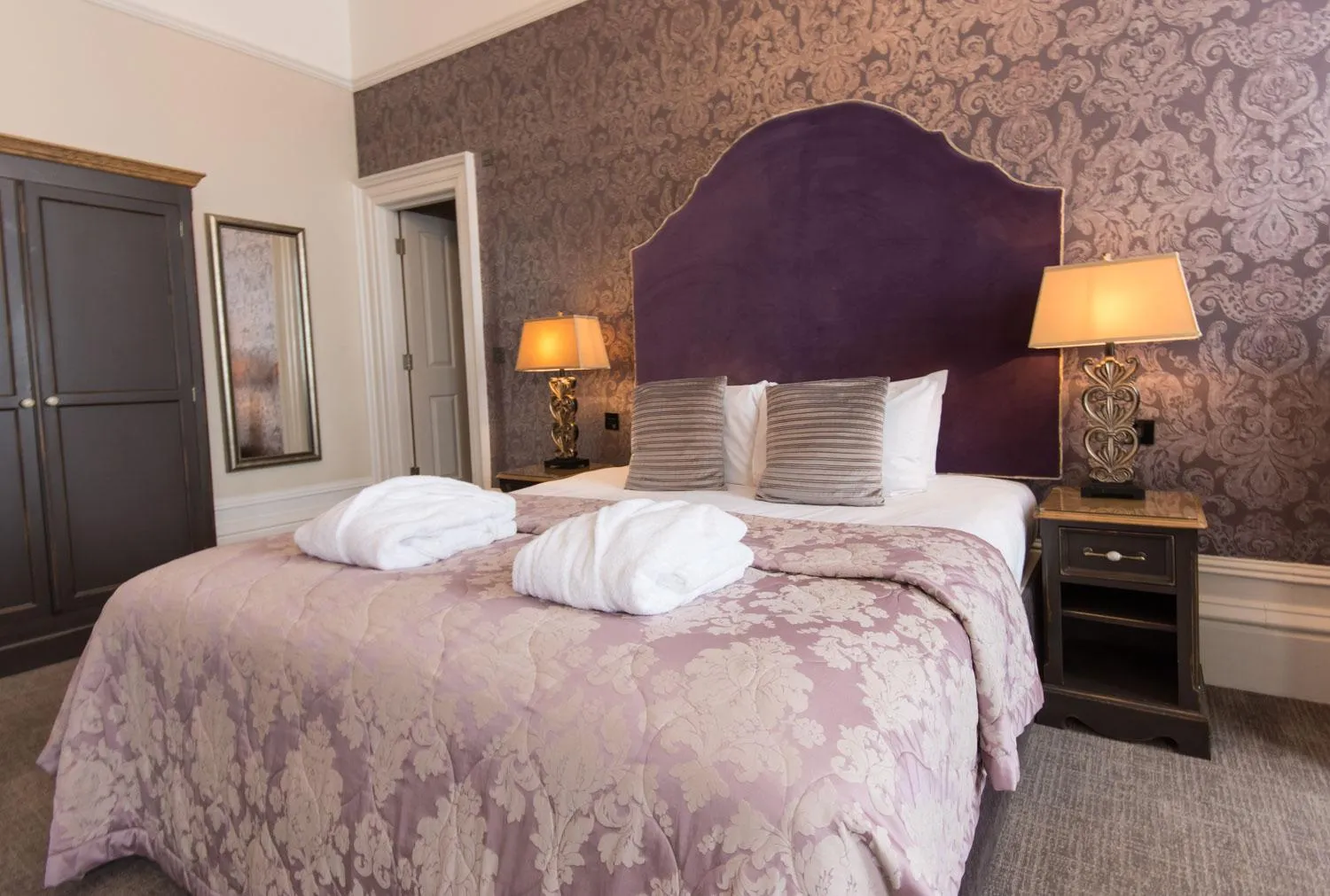 Bed in Dukes Head Hotel Kings Lynn