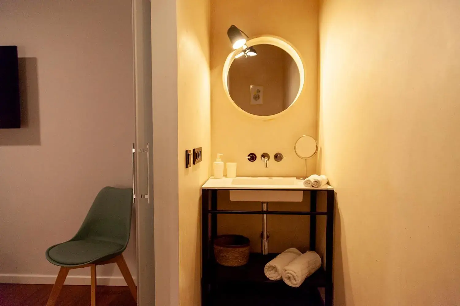 Standard Double Room in Welldone Placentines Standard Double Room in Welldone Placentines