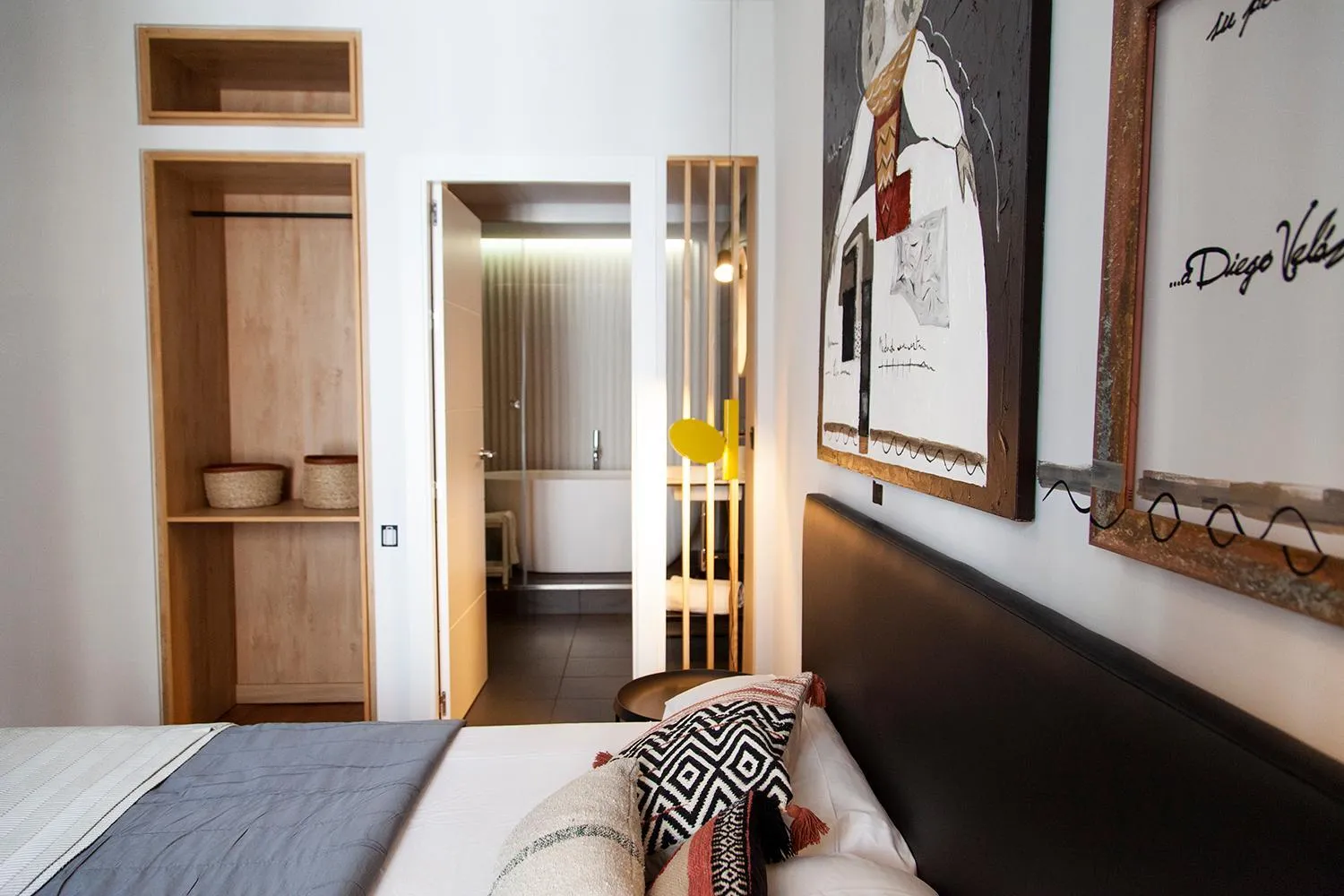 Bathroom, Bed in Welldone Cathedral